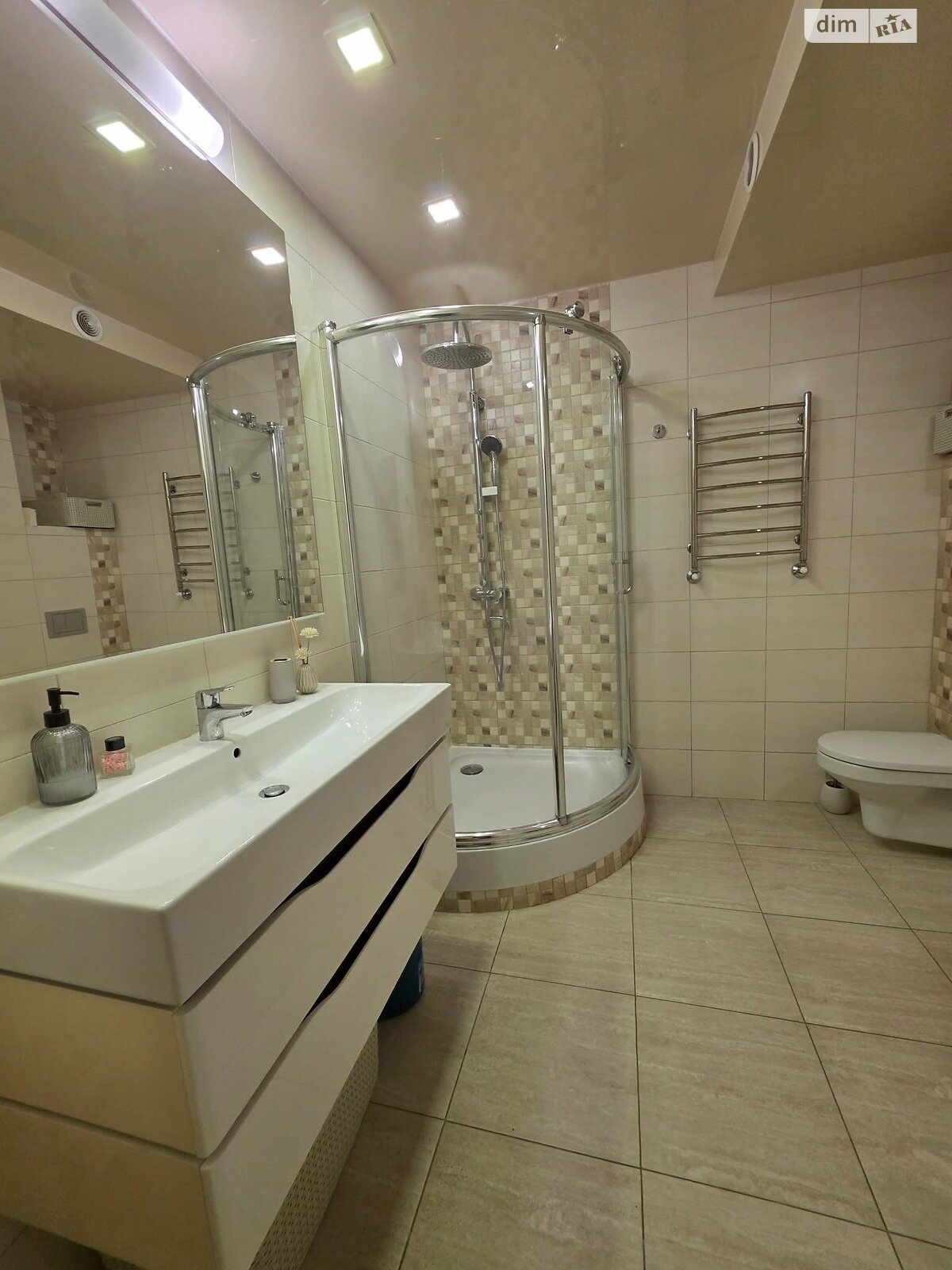 Продажа трехкомнатной квартиры в Белой Церкви, на ул. Василия Стуса, район ДНС фото 1