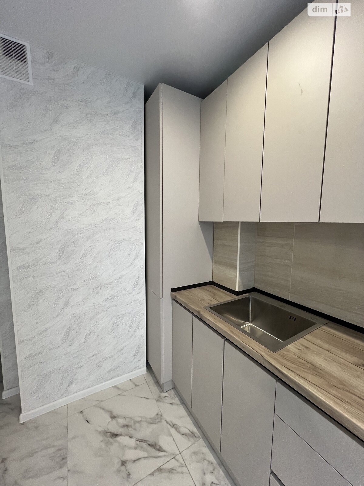 Продажа трехкомнатной квартиры в Белой Церкви, на шоссе Сквирское 216А, район Клиника фото 1 Продажа трехкомнатной квартиры в Белой Церкви, на шоссе Сквирское 216А, район Клиника фото 1