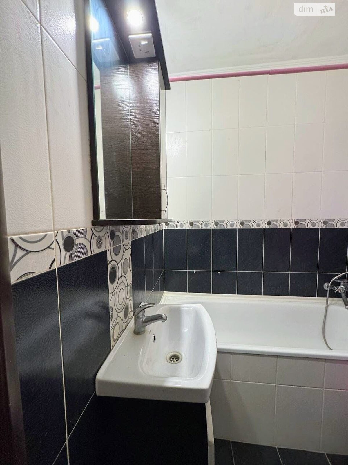 Продажа двухкомнатной квартиры в Белой Церкви, на ул. Черных Запорожцев 75, район Леваневского фото 1 Продажа двухкомнатной квартиры в Белой Церкви, на ул. Черных Запорожцев 75, район Леваневского фото 1