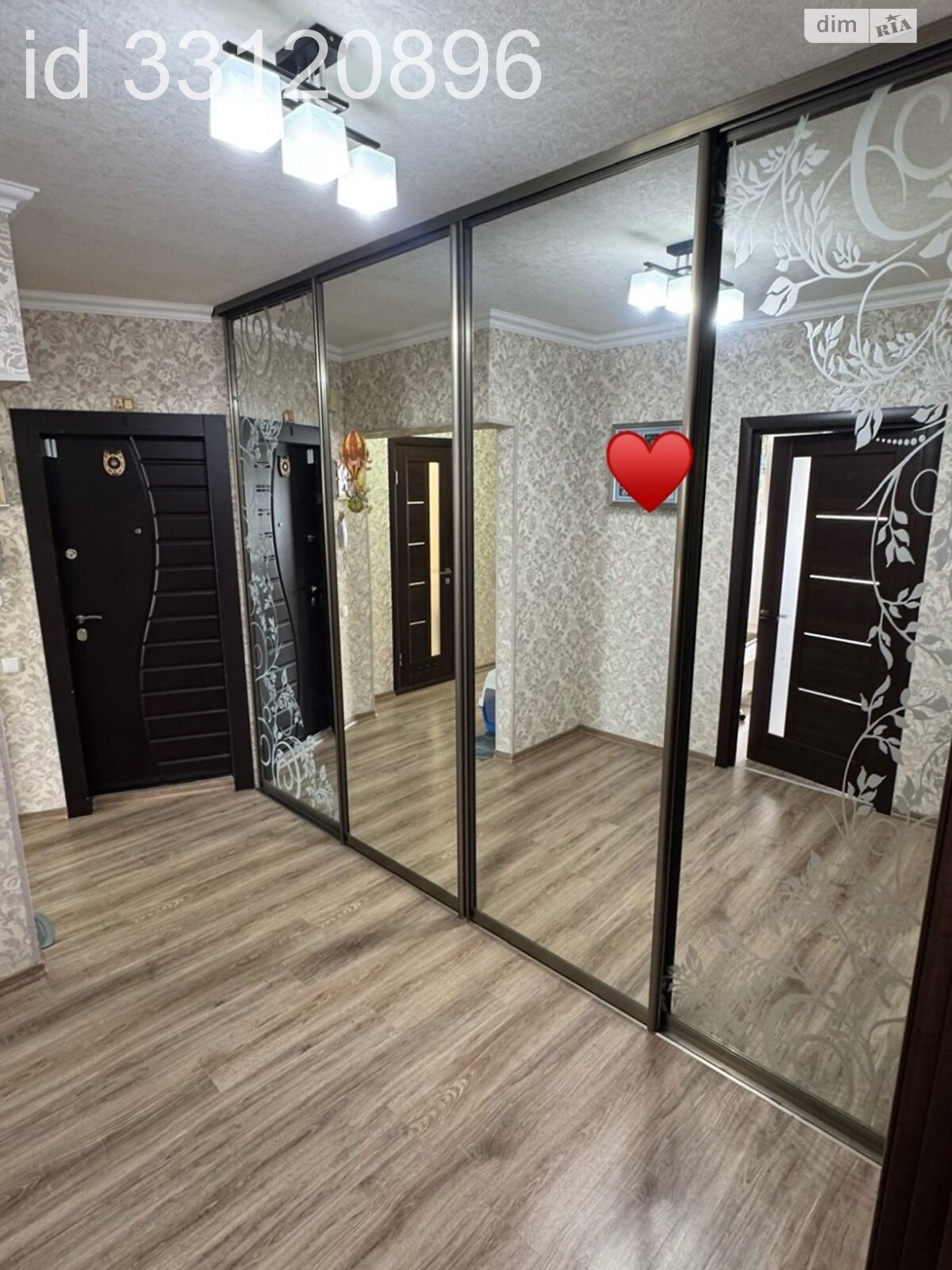 Продажа трехкомнатной квартиры в Белой Церкви, на пер. Студенческий, район Песчаный фото 1 Продажа трехкомнатной квартиры в Белой Церкви, на пер. Студенческий, район Песчаный фото 1