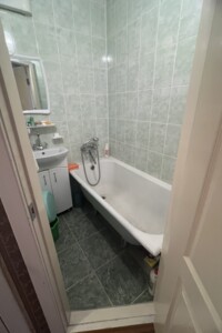 Продаж трикімнатної квартири в Білій Церкві, на вул. Добровольчих батальйонів 4, район Піонерська фото 2