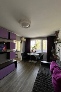 Продаж трикімнатної квартири в Білій Церкві, на вул. Волонтерська, район Піонерська фото 2