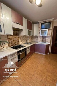 Продажа трехкомнатной квартиры в Белой Церкви, на ул. Праведников мира 37А, район Центр фото 2