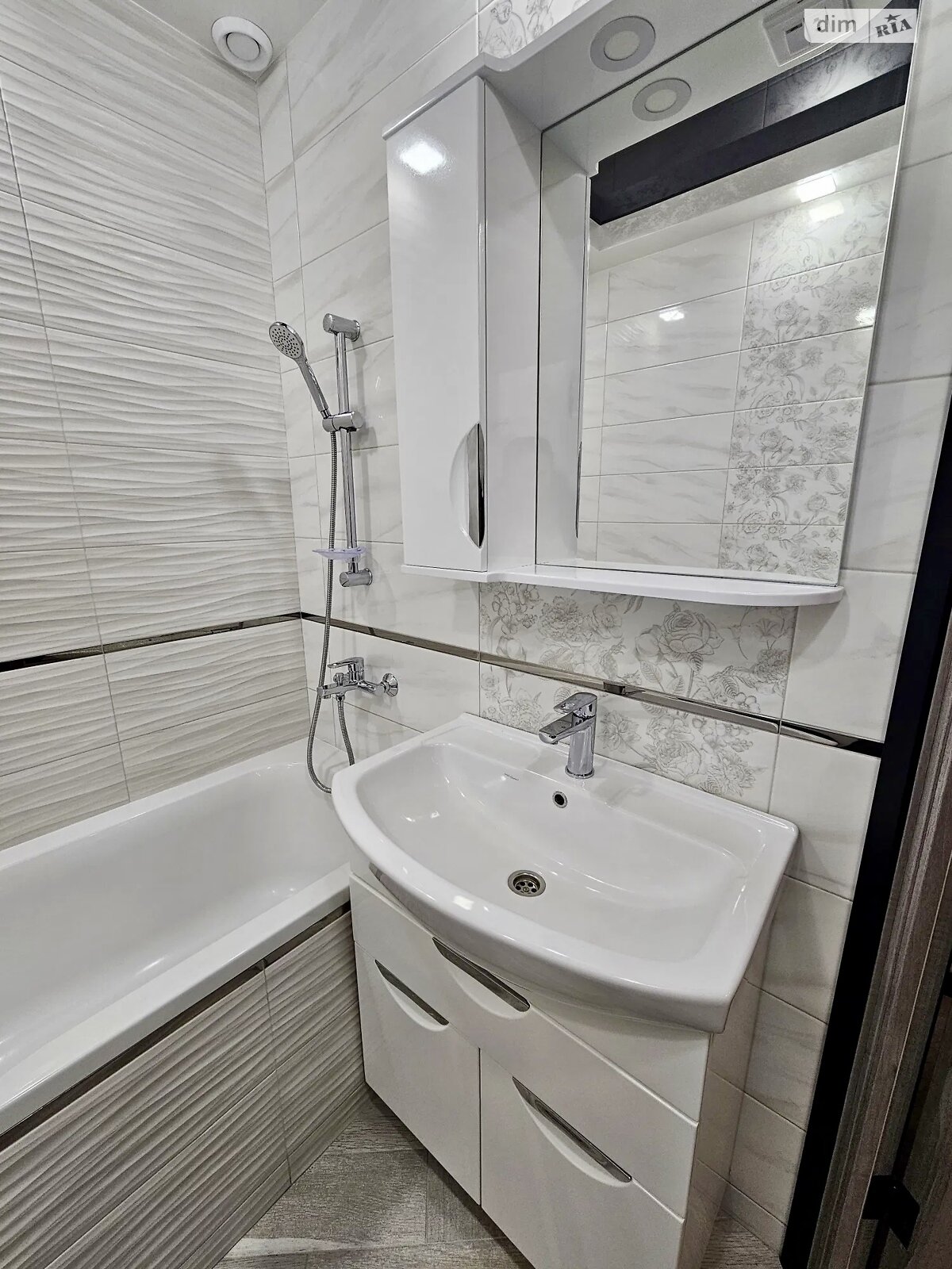 Продаж трикімнатної квартири в Білій Церкві, на вул. Курсова 35, район Центр фото 1 Продаж трикімнатної квартири в Білій Церкві, на вул. Курсова 35, район Центр фото 1