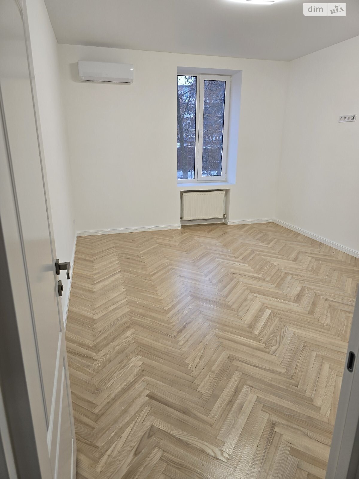 Продаж трикімнатної квартири в Білій Церкві, на пл. Торгова 1/11, район Центр фото 1 Продаж трикімнатної квартири в Білій Церкві, на пл. Торгова 1/11, район Центр фото 1