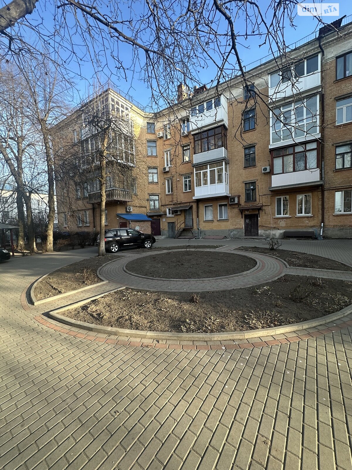 Продаж трикімнатної квартири в Білій Церкві, на пл. Торгова 2/1, кв. 1, район Центр фото 1