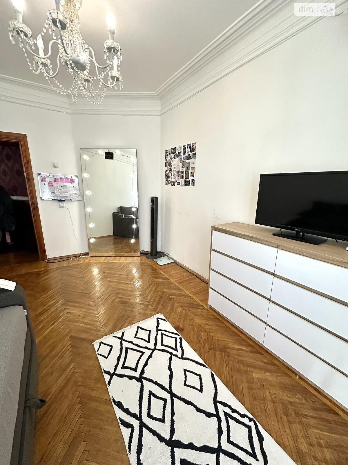 Продажа трехкомнатной квартиры в Белой Церкви, на пл. Торговая, район Центр фото 1 Продажа трехкомнатной квартиры в Белой Церкви, на пл. Торговая, район Центр фото 1