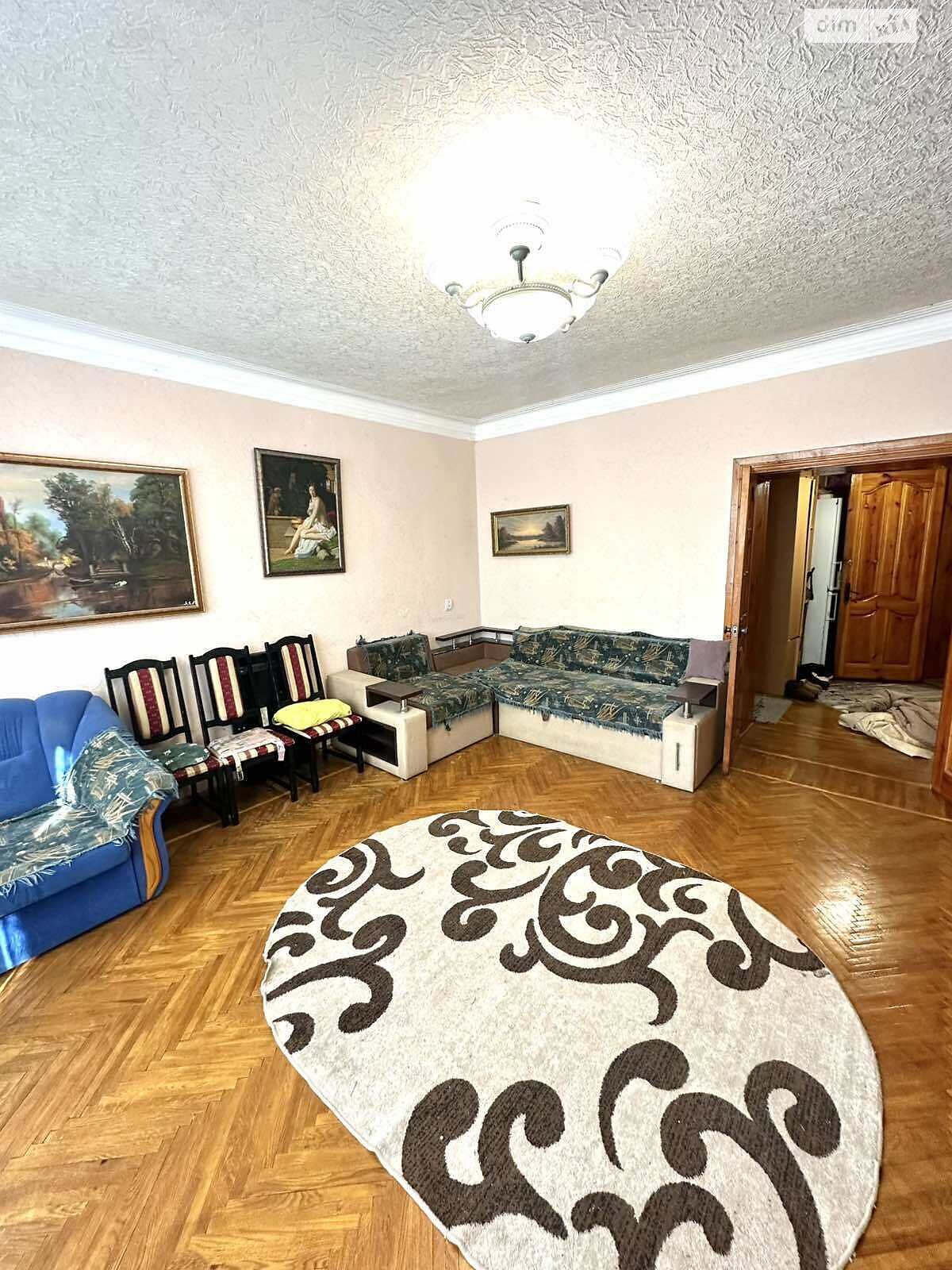 Продажа трехкомнатной квартиры в Белой Церкви, на пл. Торговая, район Центр фото 1 Продажа трехкомнатной квартиры в Белой Церкви, на пл. Торговая, район Центр фото 1
