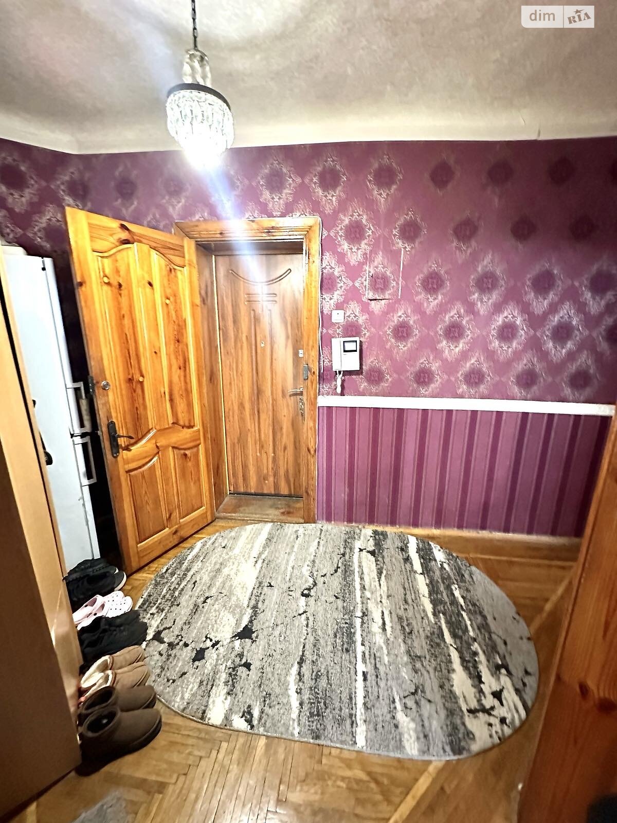 Продаж трикімнатної квартири в Білій Церкві, на пл. Торгова, район Центр фото 1 Продаж трикімнатної квартири в Білій Церкві, на пл. Торгова, район Центр фото 1