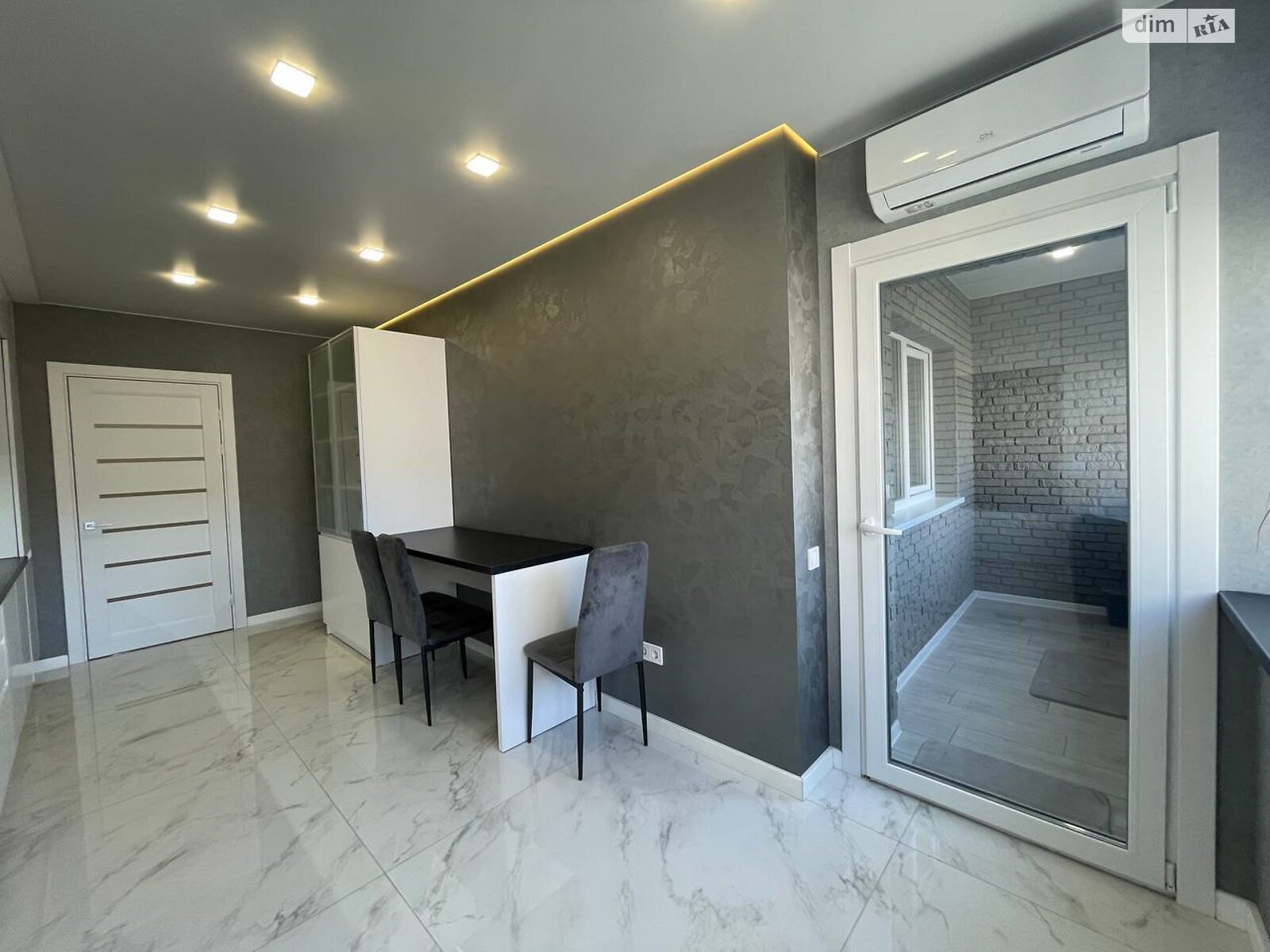 Продажа трехкомнатной квартиры в Белой Церкви, на бул. Александрийский 99, район Вокзальная фото 1