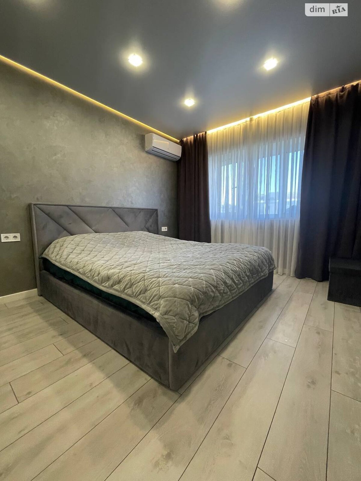 Продажа трехкомнатной квартиры в Белой Церкви, на бул. Александрийский 99, район Вокзальная фото 1