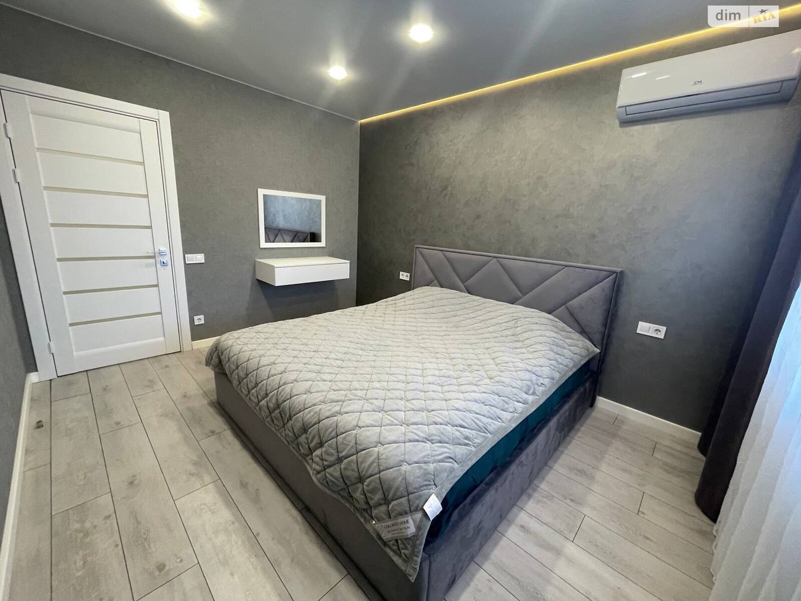 Продажа трехкомнатной квартиры в Белой Церкви, на бул. Александрийский 99, район Вокзальная фото 1