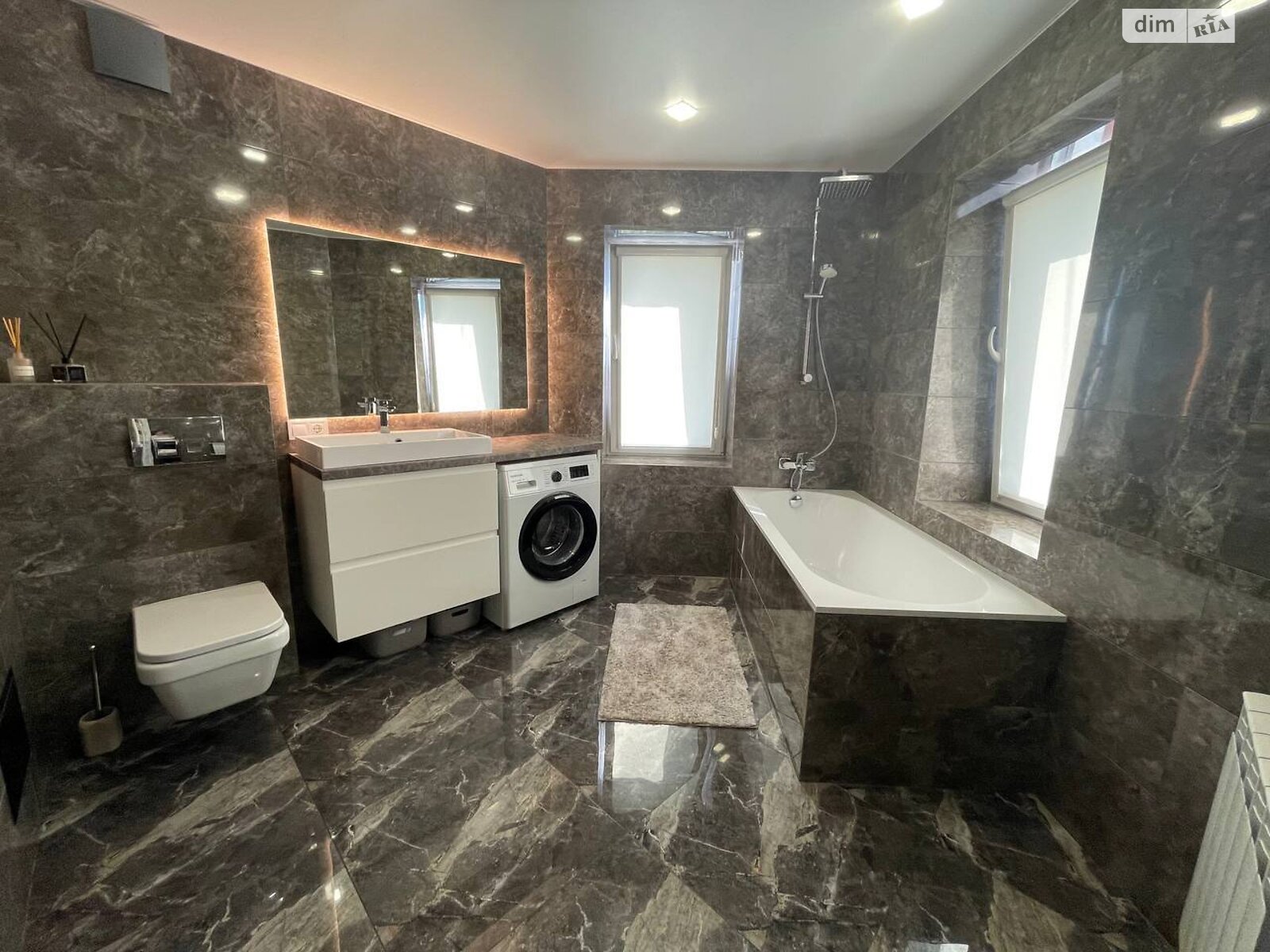 Продажа трехкомнатной квартиры в Белой Церкви, на бул. Александрийский 99, район Вокзальная фото 1