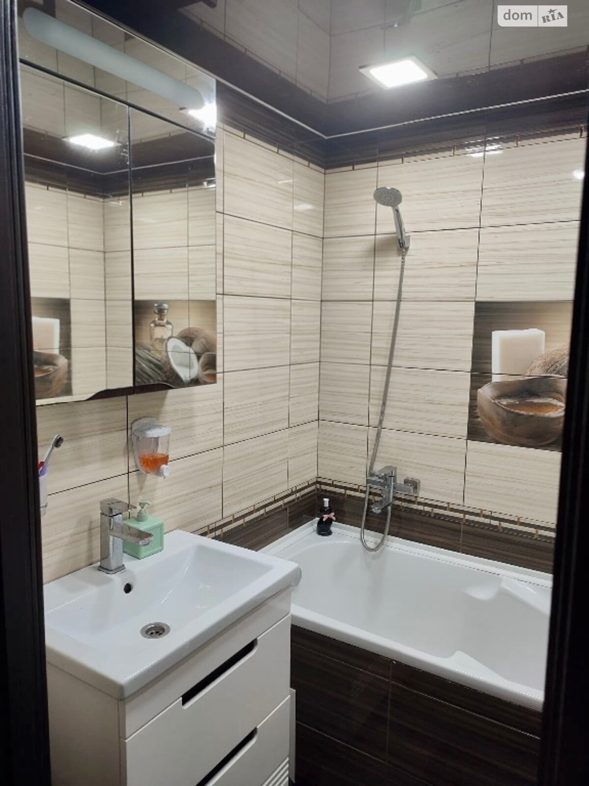 Продажа трехкомнатной квартиры в Белой Церкви, на ул. Партизанская 23, район Вокзальная фото 1 Продажа трехкомнатной квартиры в Белой Церкви, на ул. Партизанская 23, район Вокзальная фото 1