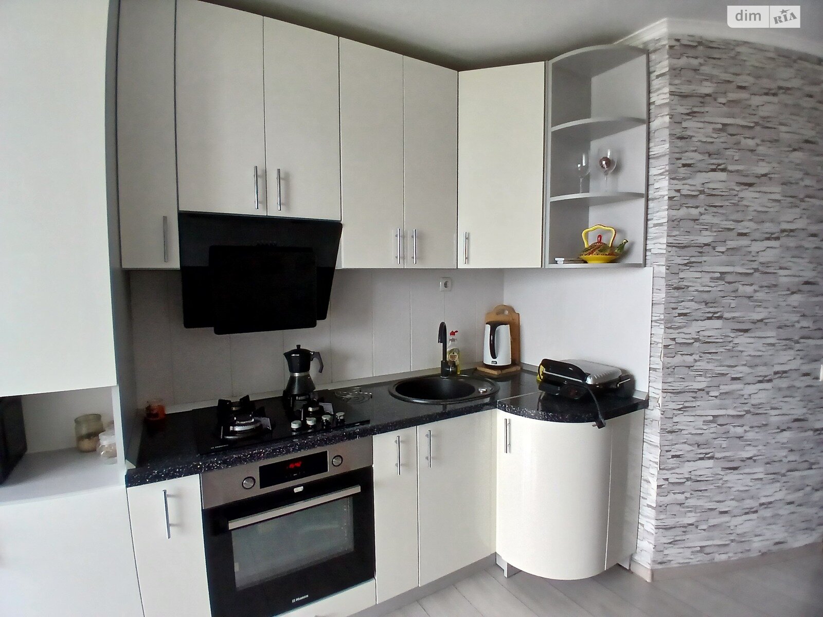 Продажа двухкомнатной квартиры в Белогородке, на ул. Школьная 79, кв. 18, фото 1 Продажа двухкомнатной квартиры в Белогородке, на ул. Школьная 79, кв. 18, фото 1