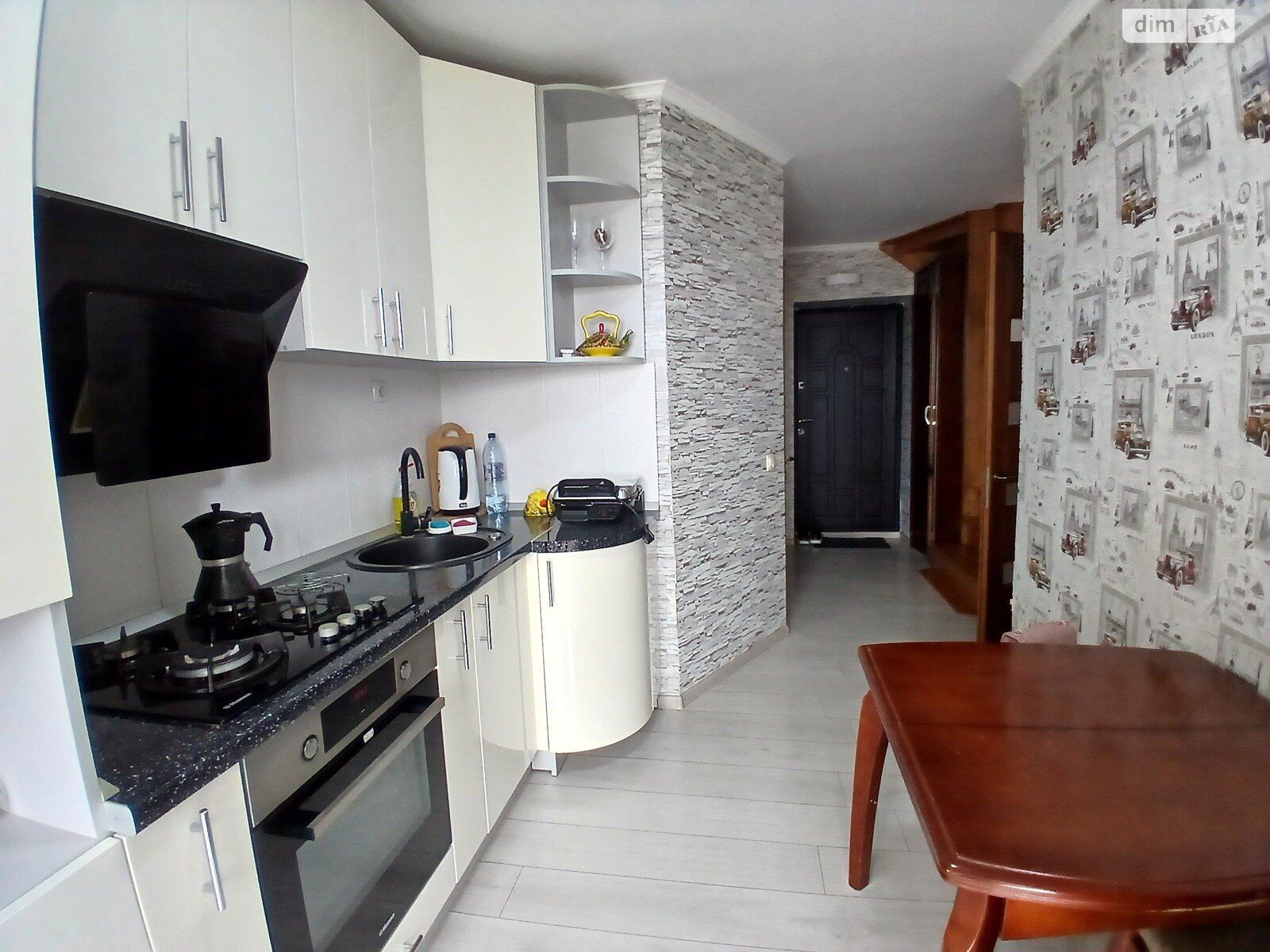 Продажа двухкомнатной квартиры в Белогородке, на ул. Школьная 79, кв. 18, фото 1 Продажа двухкомнатной квартиры в Белогородке, на ул. Школьная 79, кв. 18, фото 1