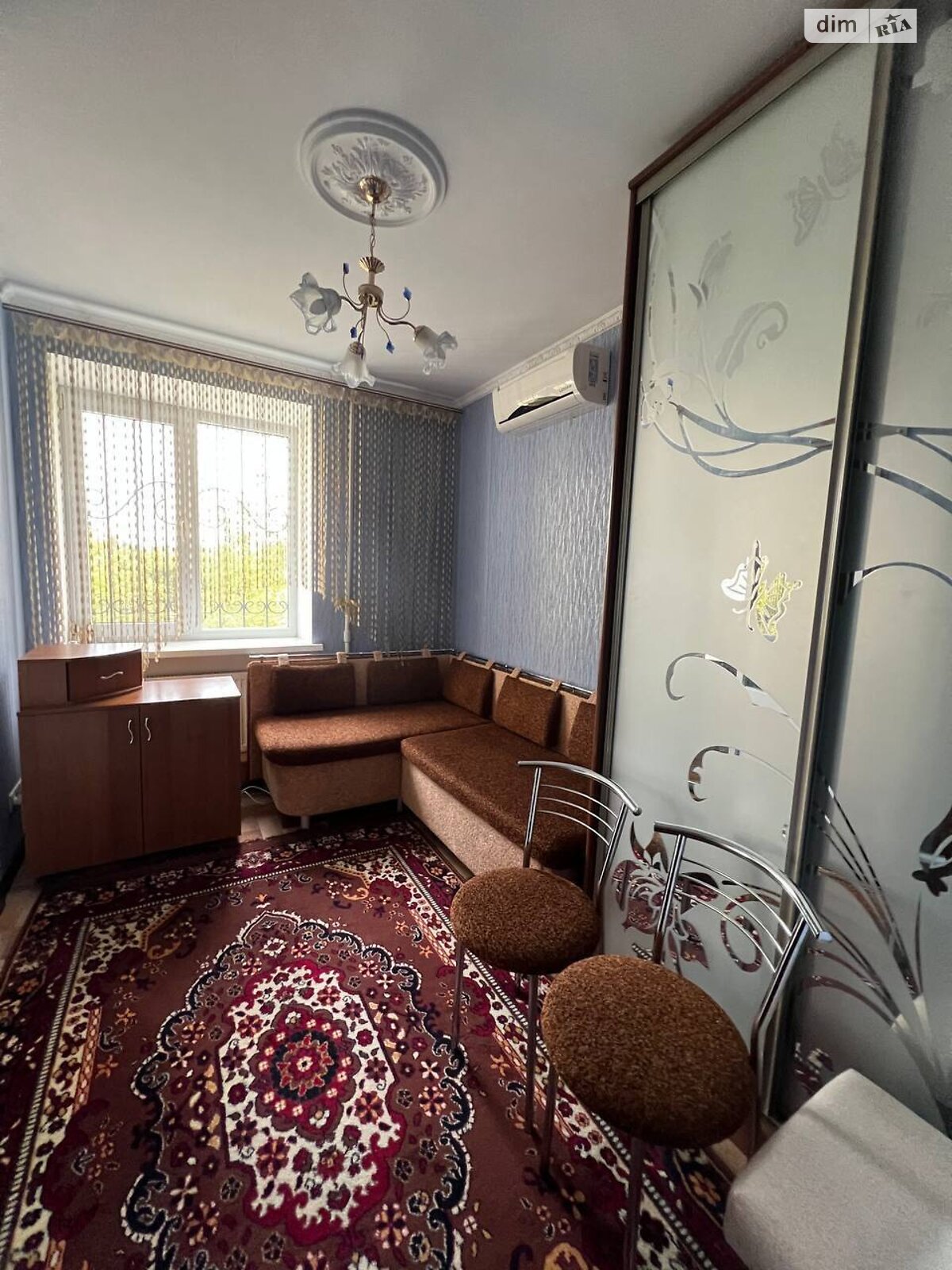 Продажа трехкомнатной квартиры в Бердичеве, на ул. Низгорецкая, фото 1 Продажа трехкомнатной квартиры в Бердичеве, на ул. Низгорецкая, фото 1