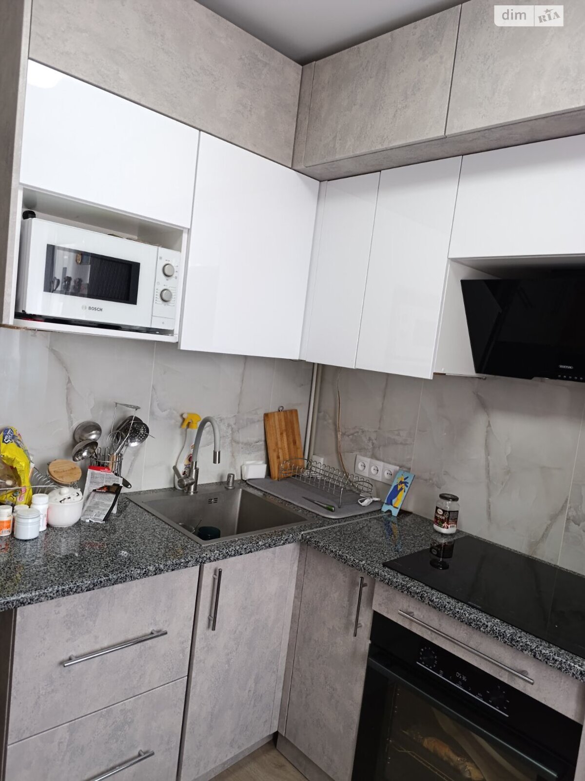 Продажа трехкомнатной квартиры в Бердичеве, на пл. Соборная 20, фото 1 Продажа трехкомнатной квартиры в Бердичеве, на пл. Соборная 20, фото 1