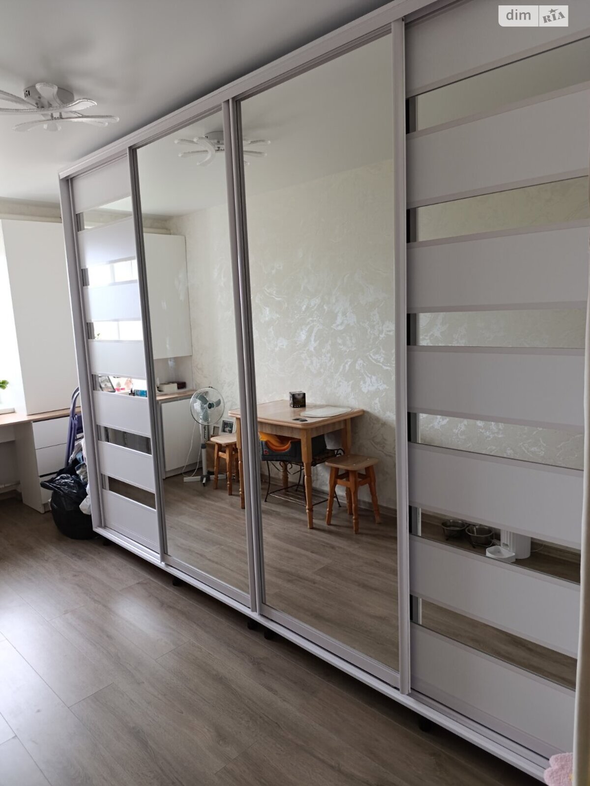 Продажа трехкомнатной квартиры в Бердичеве, на пл. Соборная 20, фото 1 Продажа трехкомнатной квартиры в Бердичеве, на пл. Соборная 20, фото 1