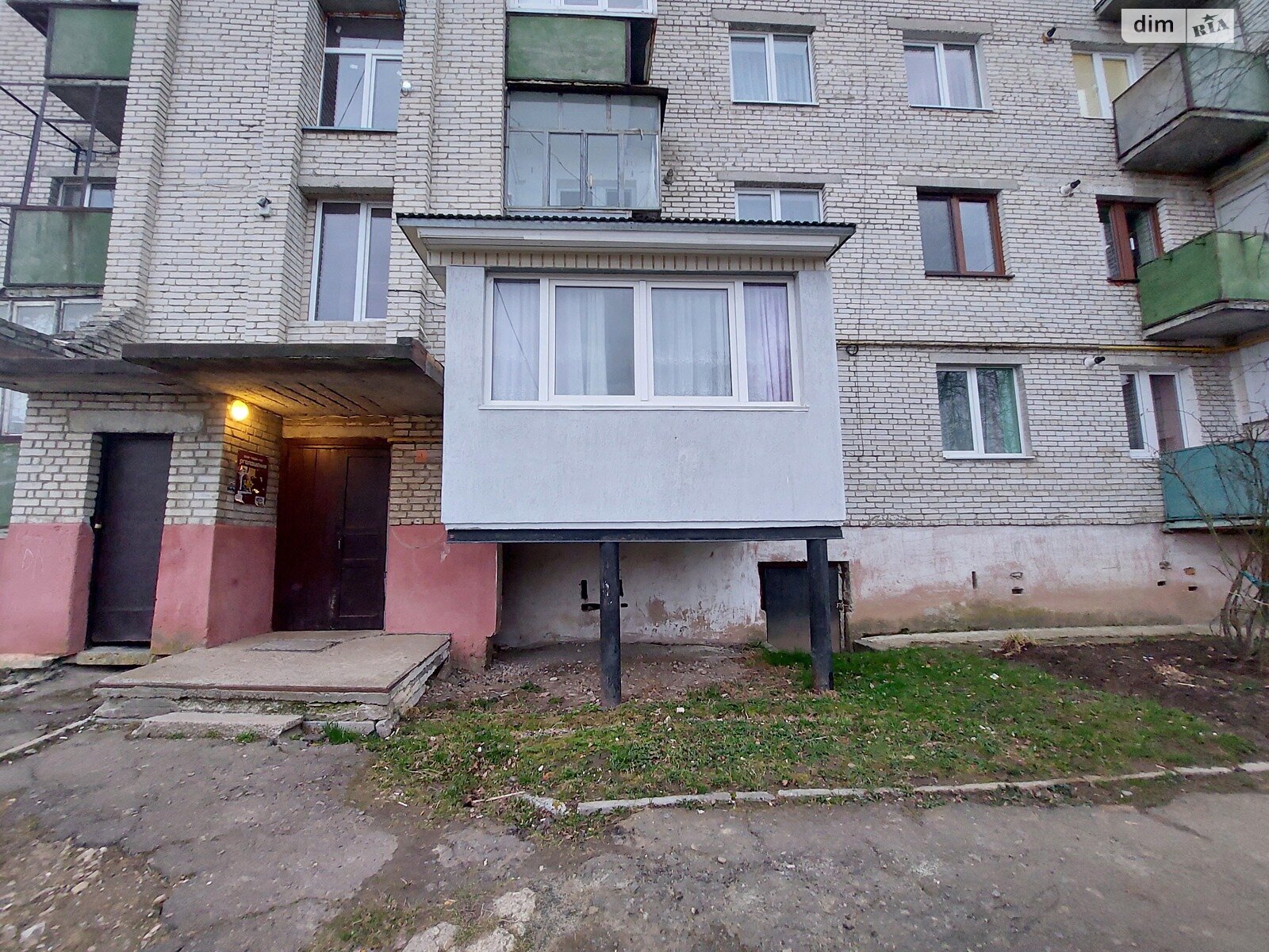 Продажа трехкомнатной квартиры в Бориславе, на ул. 600-летия Борислава, район Борислав фото 1 Продажа трехкомнатной квартиры в Бориславе, на ул. 600-летия Борислава, район Борислав фото 1