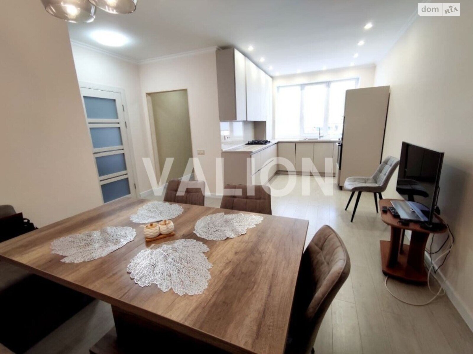 Продажа трехкомнатной квартиры в Борисполе, на ул. Полевая 45, район Борисполь фото 1