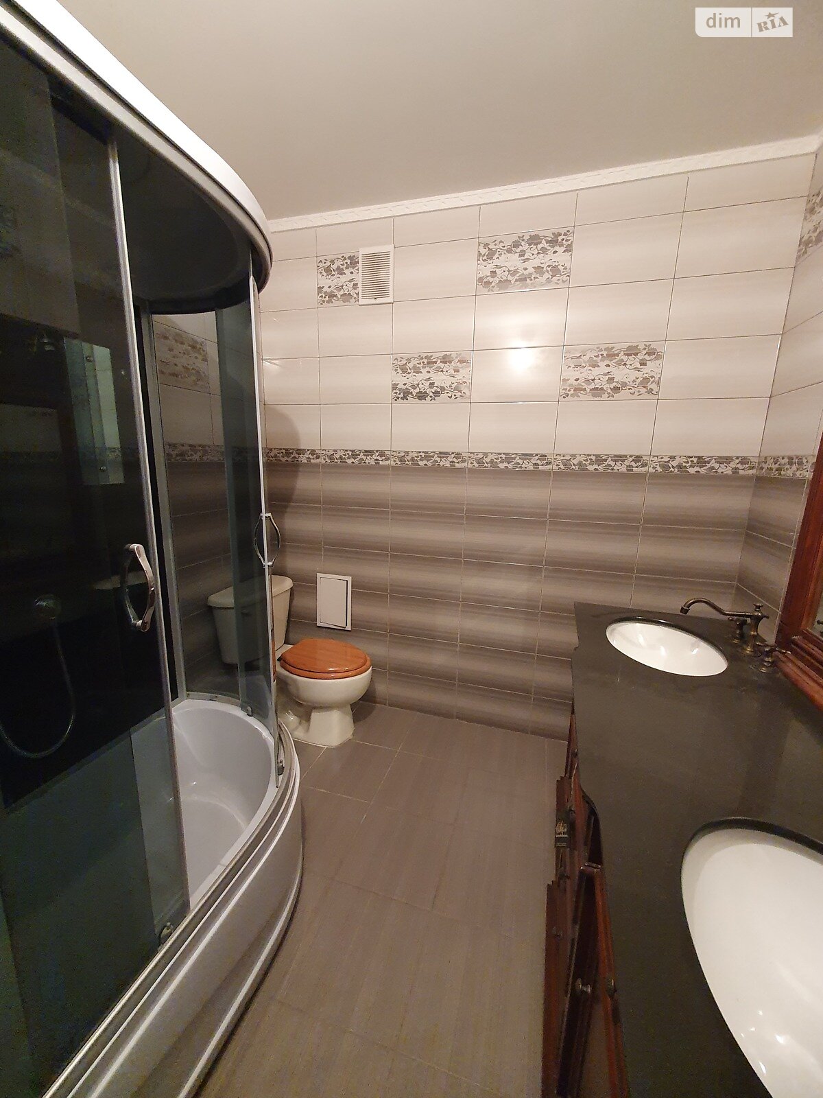 Продаж трикімнатної квартири в Борщеві, на вул. Степана Бандери 87, район Центр фото 1 Продаж трикімнатної квартири в Борщеві, на вул. Степана Бандери 87, район Центр фото 1
