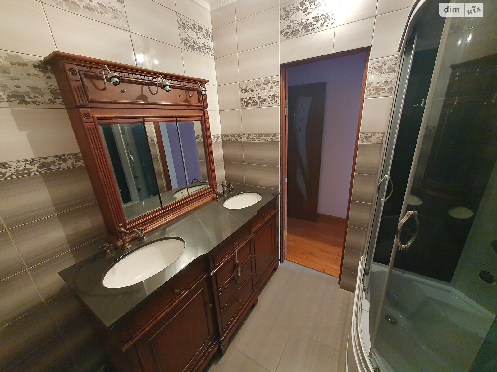Продаж трикімнатної квартири в Борщеві, на вул. Степана Бандери 87, район Центр фото 1 Продаж трикімнатної квартири в Борщеві, на вул. Степана Бандери 87, район Центр фото 1