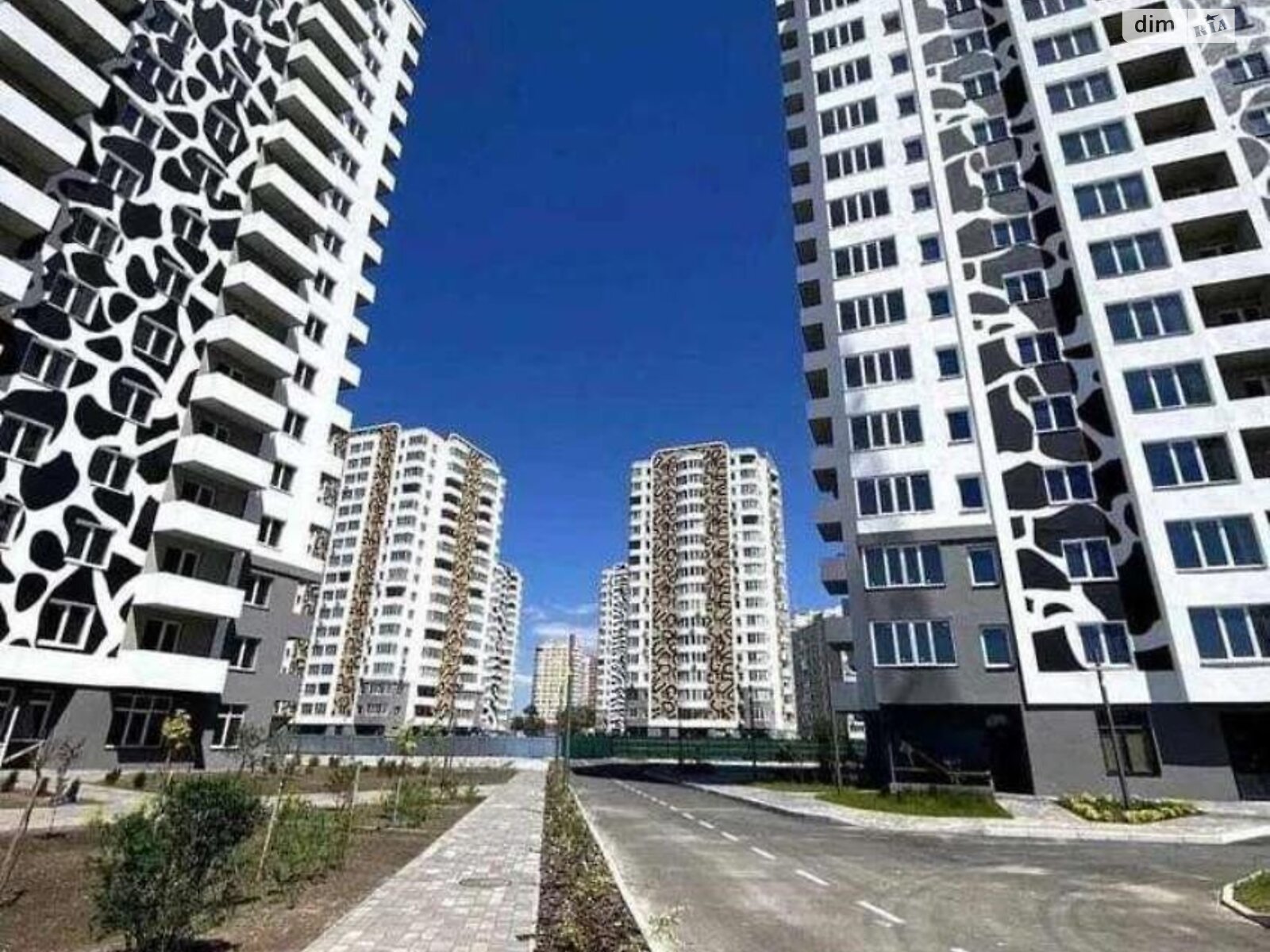 Продажа трехкомнатной квартиры в Броварах, на ул. Павла Чубинского 8, район Бровары фото 1