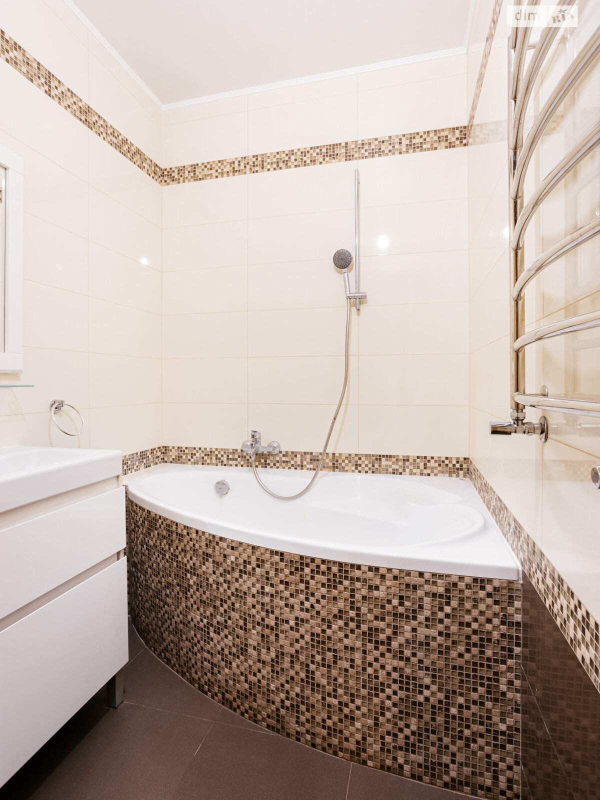 Продажа двухкомнатной квартиры в Броварах, на ул. Симоненко 2А, район Интернат фото 1 Продажа двухкомнатной квартиры в Броварах, на ул. Симоненко 2А, район Интернат фото 1