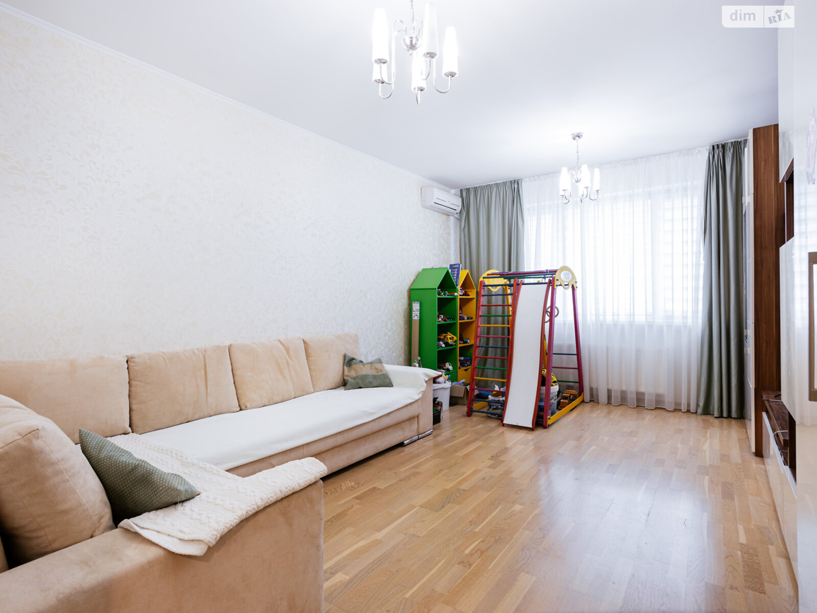 Продажа двухкомнатной квартиры в Броварах, на ул. Симоненко 2А, район Интернат фото 1 Продажа двухкомнатной квартиры в Броварах, на ул. Симоненко 2А, район Интернат фото 1