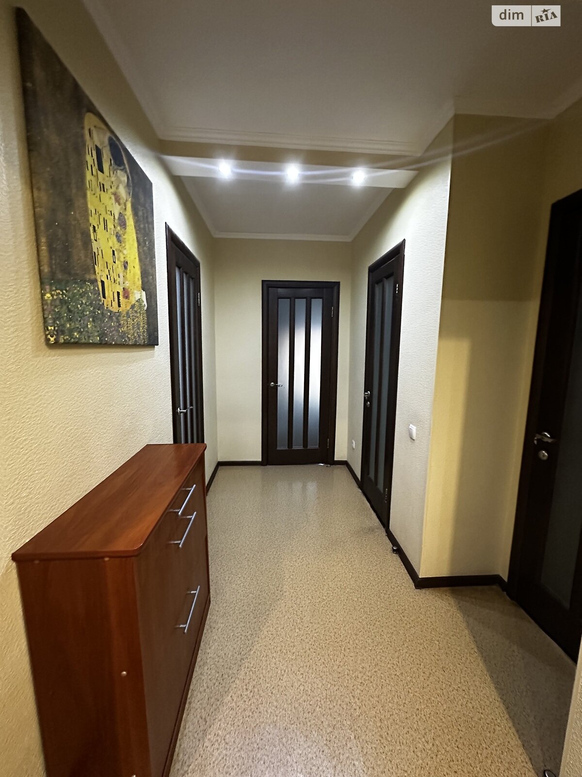Продажа трехкомнатной квартиры в Броварах, на ул. Героев УПА 7А, район Массив фото 1 Продажа трехкомнатной квартиры в Броварах, на ул. Героев УПА 7А, район Массив фото 1