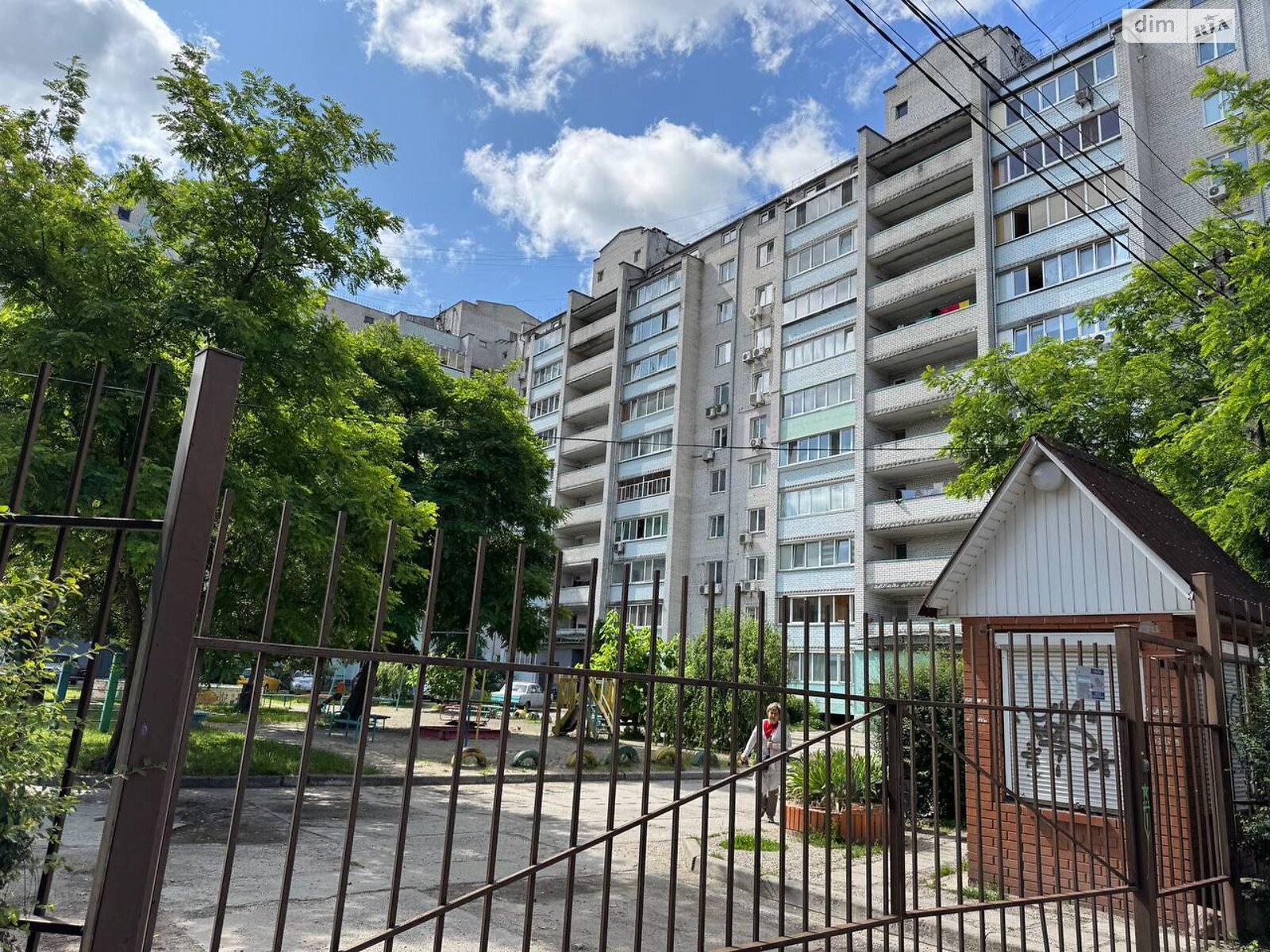 Продажа трехкомнатной квартиры в Броварах, на ул. Харьковская 44, район Массив фото 1