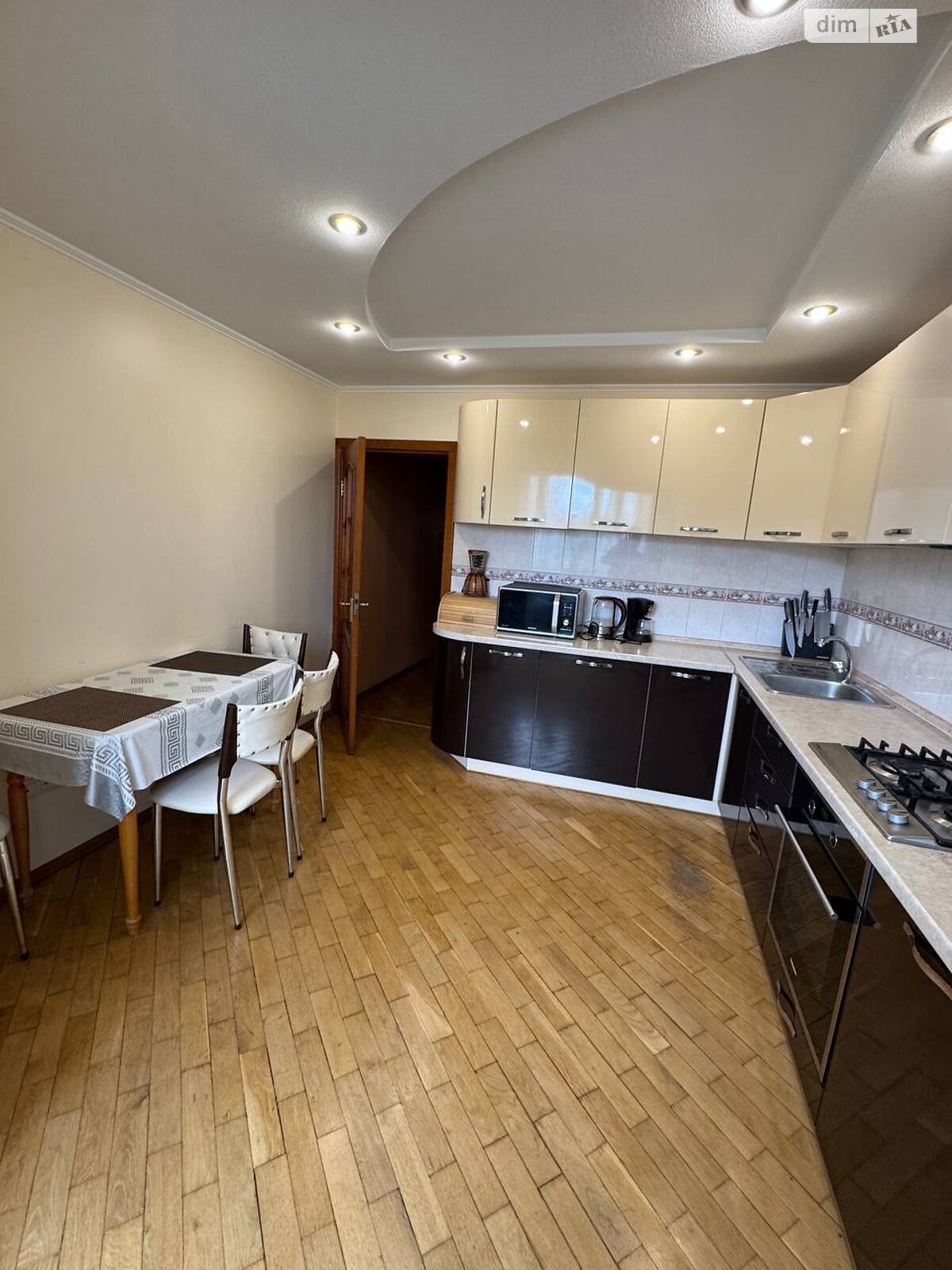 Продажа трехкомнатной квартиры в Броварах, на ул. Харьковская 44, район Массив фото 1