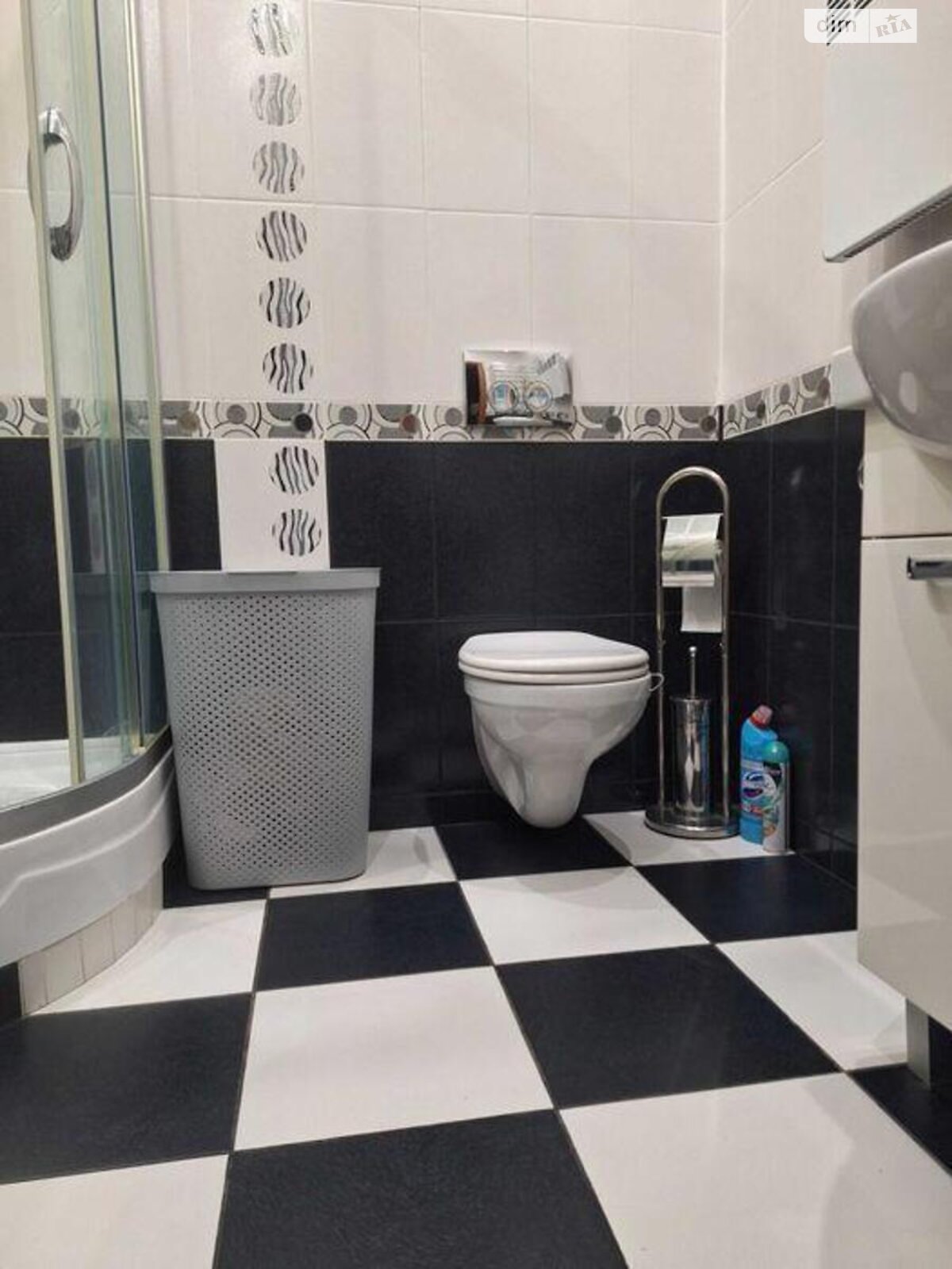 Продажа трехкомнатной квартиры в Броварах, на ул. Павла Чубинского 3, фото 1 Продажа трехкомнатной квартиры в Броварах, на ул. Павла Чубинского 3, фото 1