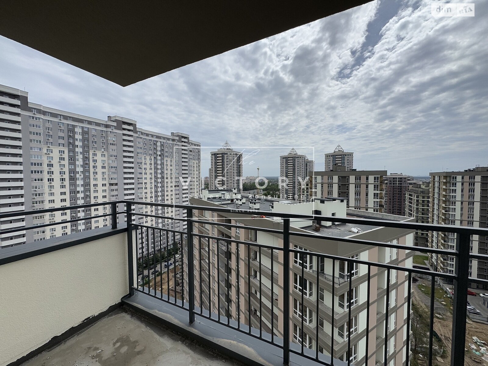 Продаж трикімнатної квартири в Броварах, на вул. Соборна 25, фото 1 Продаж трикімнатної квартири в Броварах, на вул. Соборна 25, фото 1