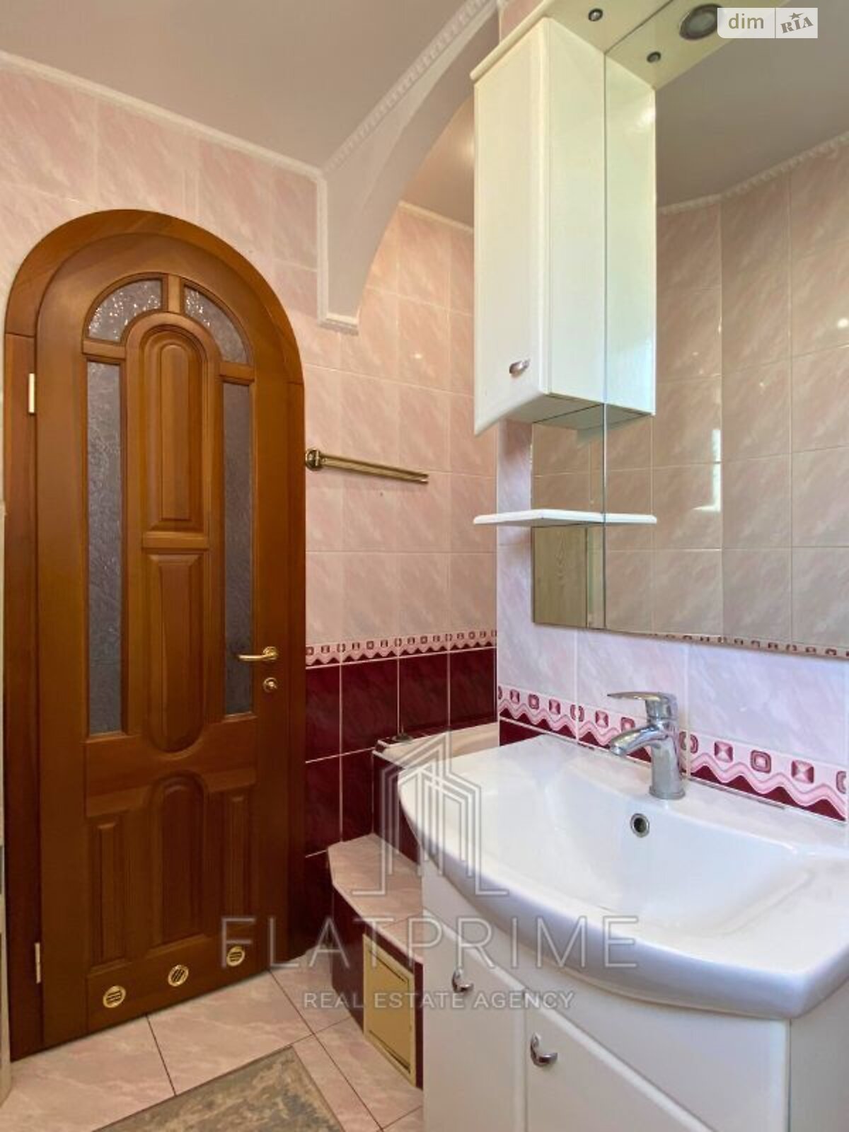 Продажа трехкомнатной квартиры в Броварах, на ул. Олимпийская 2А, район Торгмаш фото 1 Продажа трехкомнатной квартиры в Броварах, на ул. Олимпийская 2А, район Торгмаш фото 1