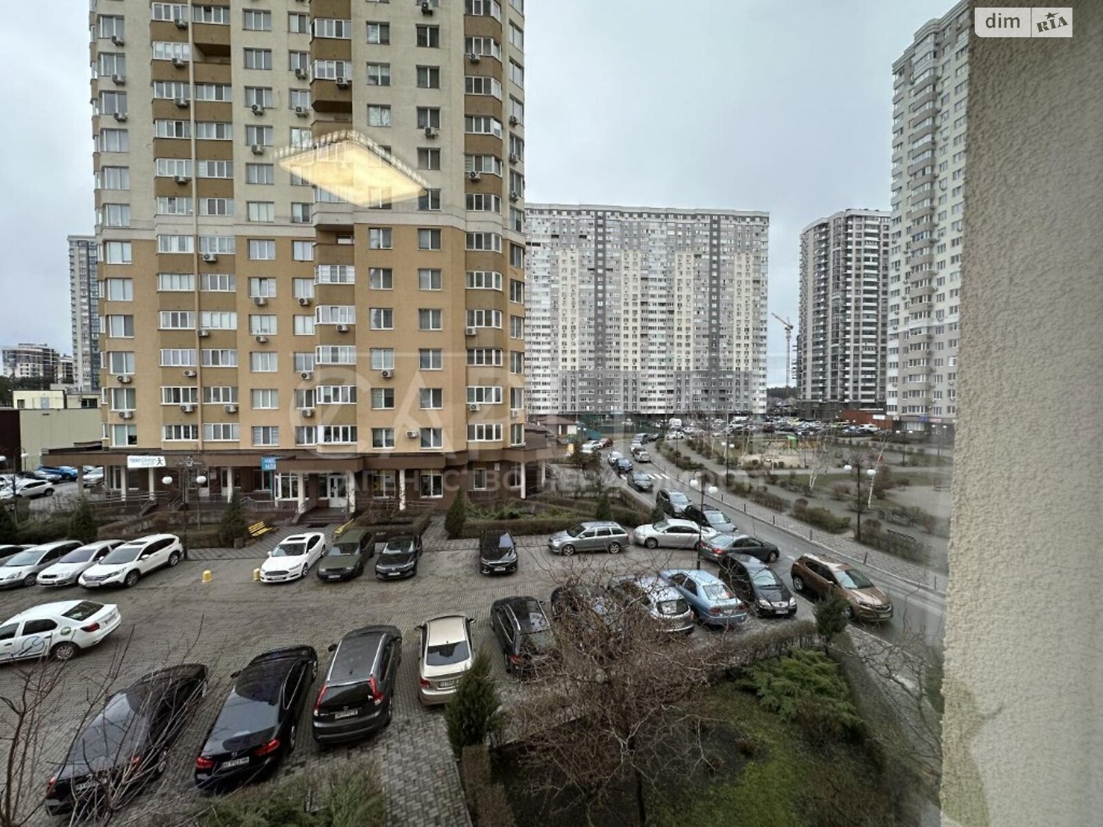 Продаж двокімнатної квартири в Броварах, на вул. Київська 243А, район Зелений Попугай фото 1