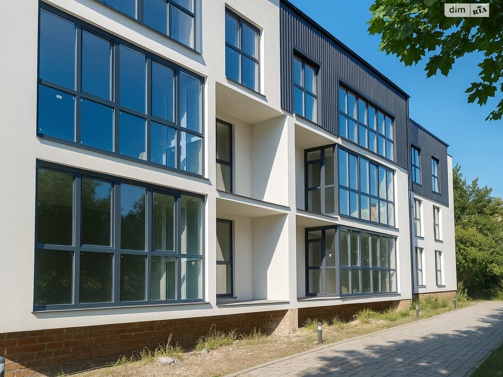 Продаж двокімнатної квартири в Брюховичах, на вул. Бурденка 18, кв. 2, район Шевченківський фото 1