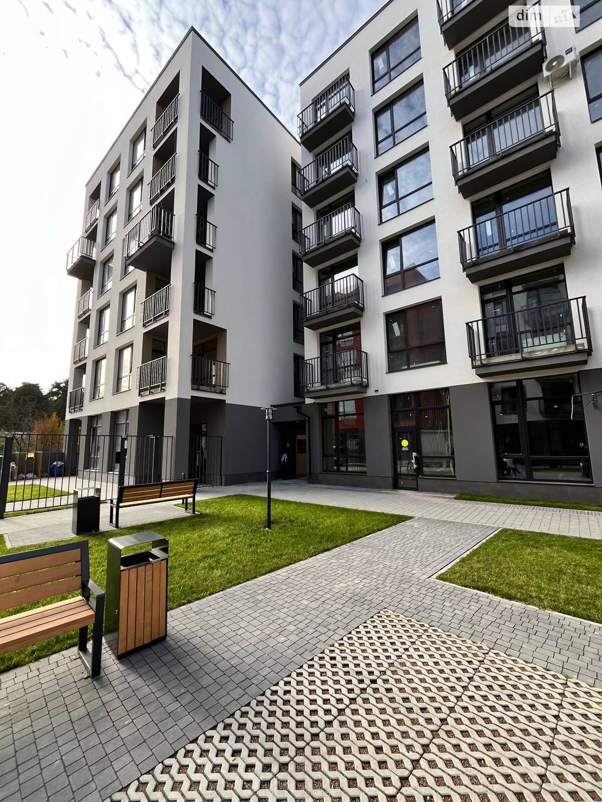 Продаж двокімнатної квартири в Брюховичах, на вул. Широка 22В, район Шевченківський фото 1 Продаж двокімнатної квартири в Брюховичах, на вул. Широка 22В, район Шевченківський фото 1