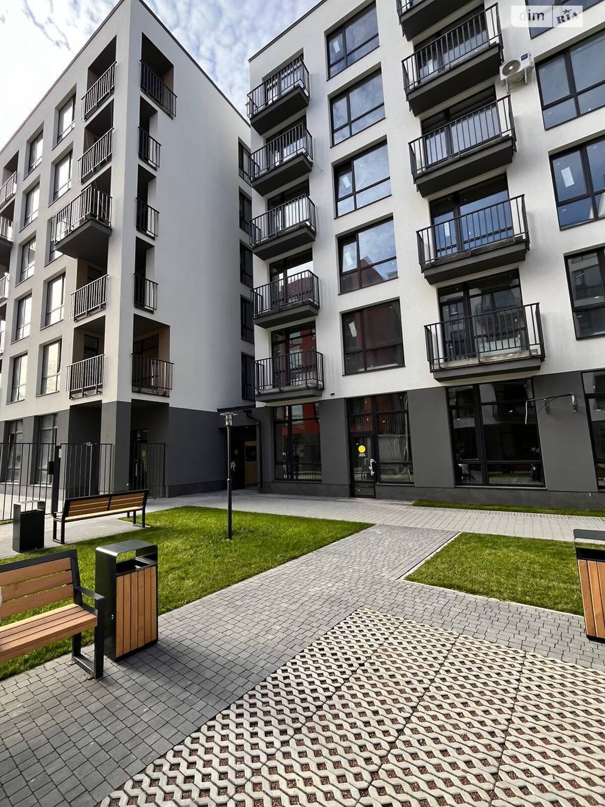 Продаж двокімнатної квартири в Брюховичах, на вул. Широка 22В, район Шевченківський фото 1 Продаж двокімнатної квартири в Брюховичах, на вул. Широка 22В, район Шевченківський фото 1