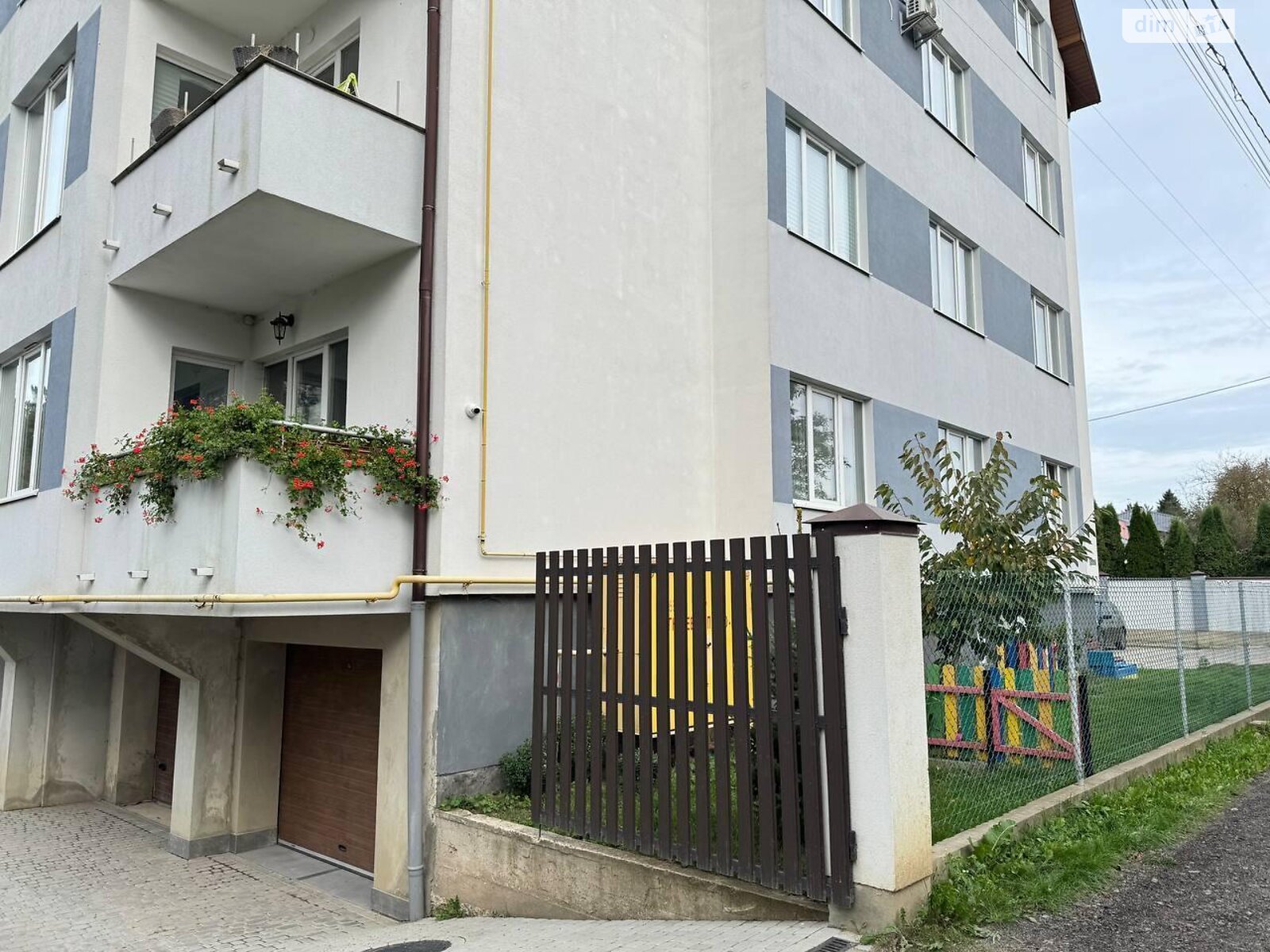 Продаж чотирикімнатної квартири в Брюховичах, на вул. Ясна 25, фото 1 Продаж чотирикімнатної квартири в Брюховичах, на вул. Ясна 25, фото 1