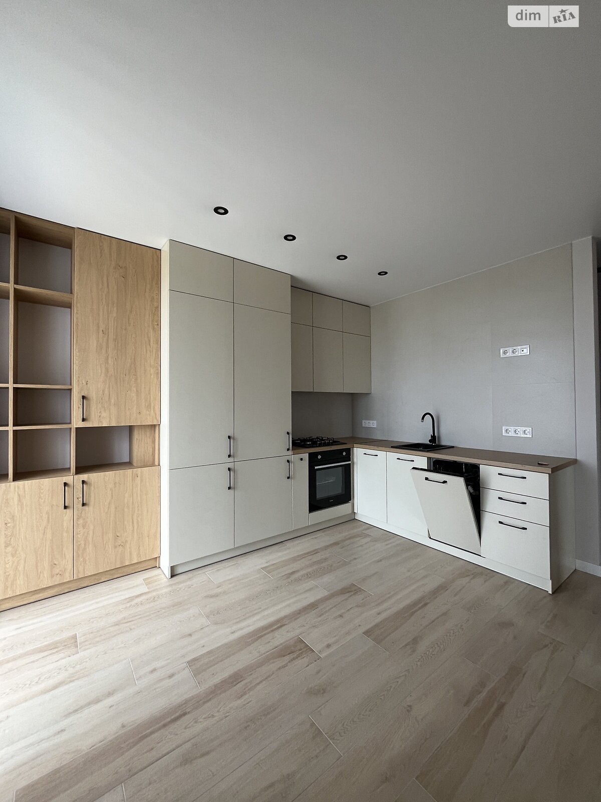 Продаж однокімнатної квартири в Бучі, на вул. Амосова 4, фото 1