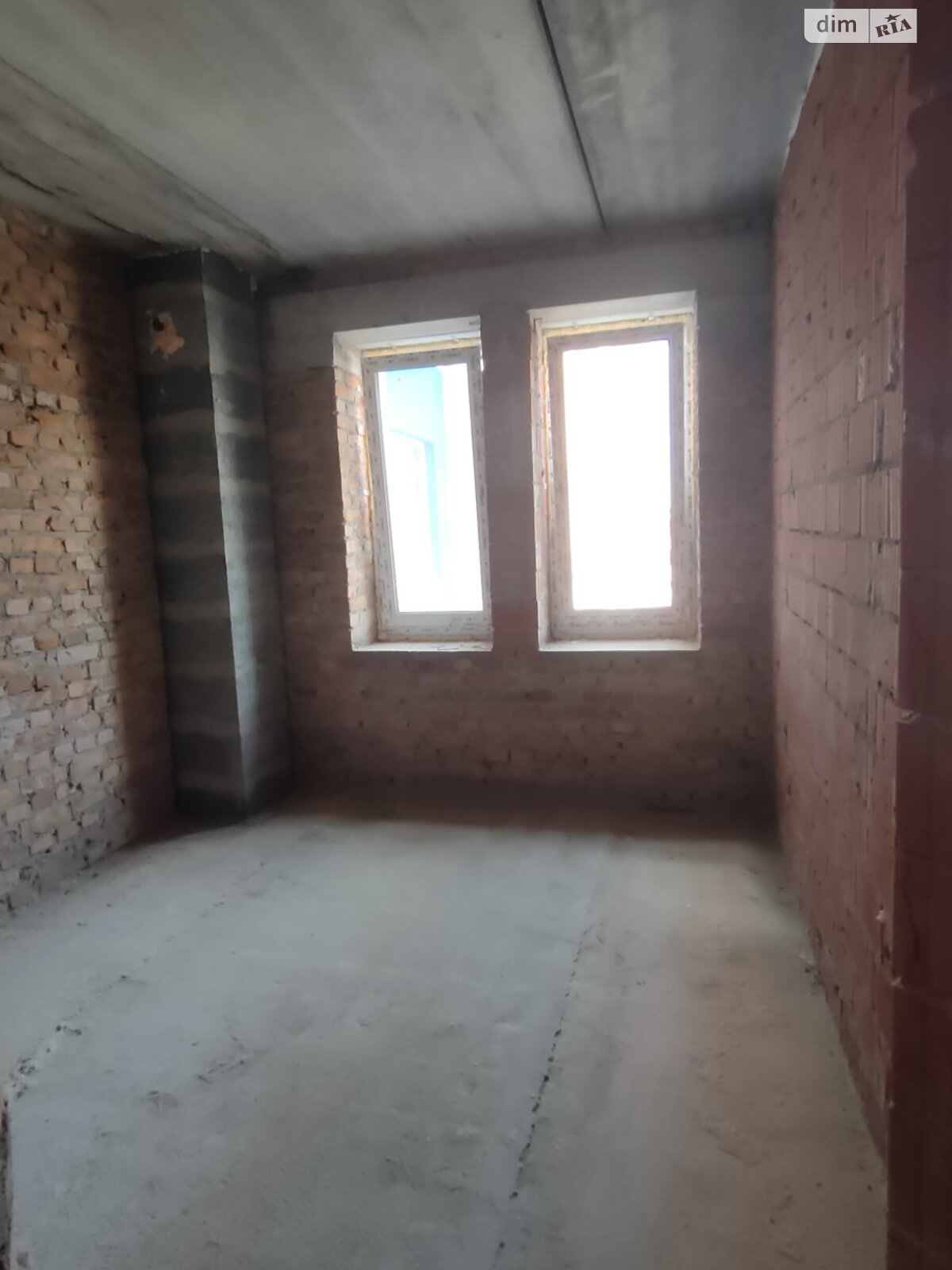 Продаж трикімнатної квартири в Бучі, на вул. Амосова 4, фото 1