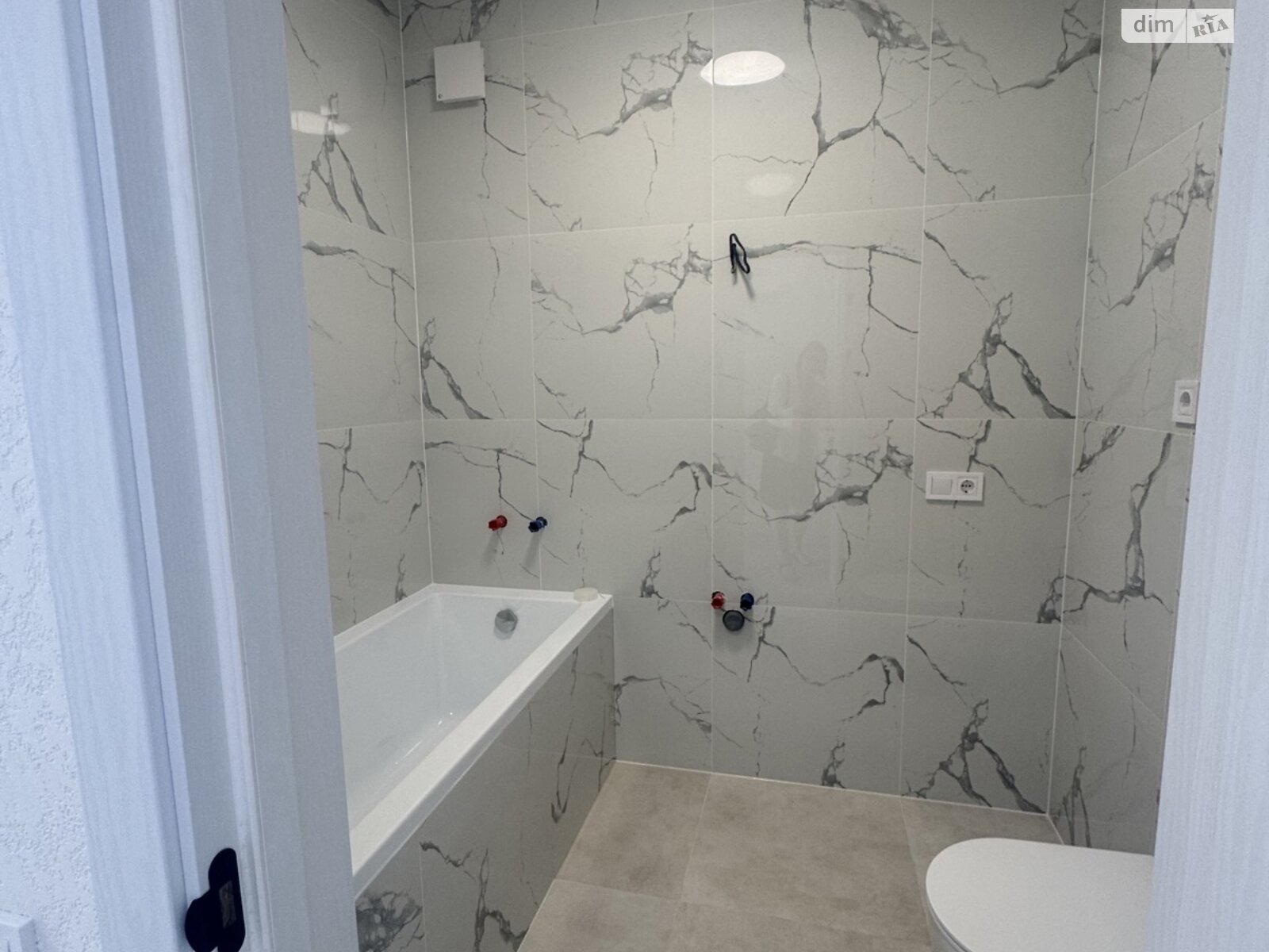 Продаж однокімнатної квартири в Бучі, на вул. Бориса Гмирі 7, фото 1