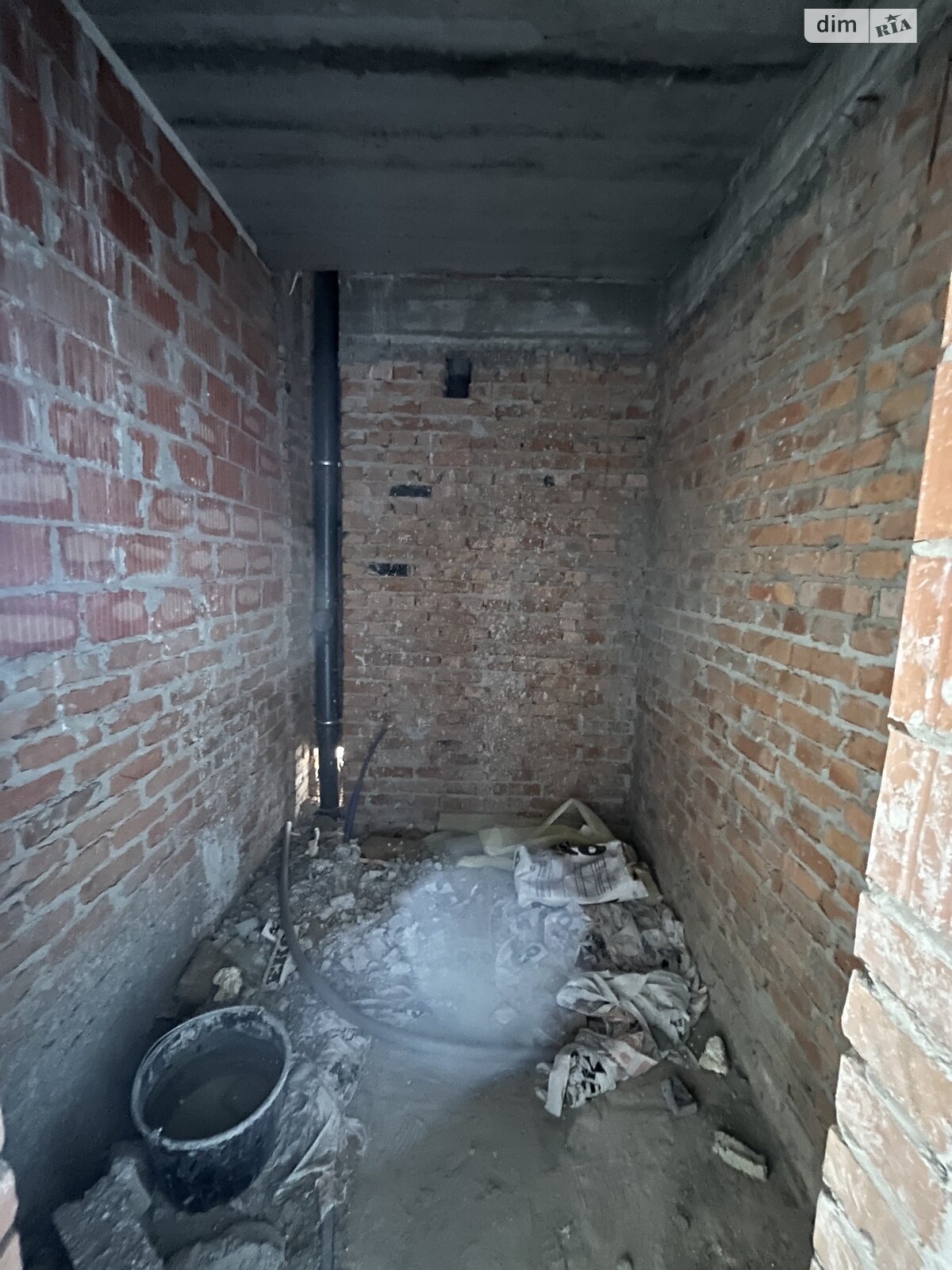 Продаж однокімнатної квартири в Бучі, на вул. Амосова 4, район Буча фото 1