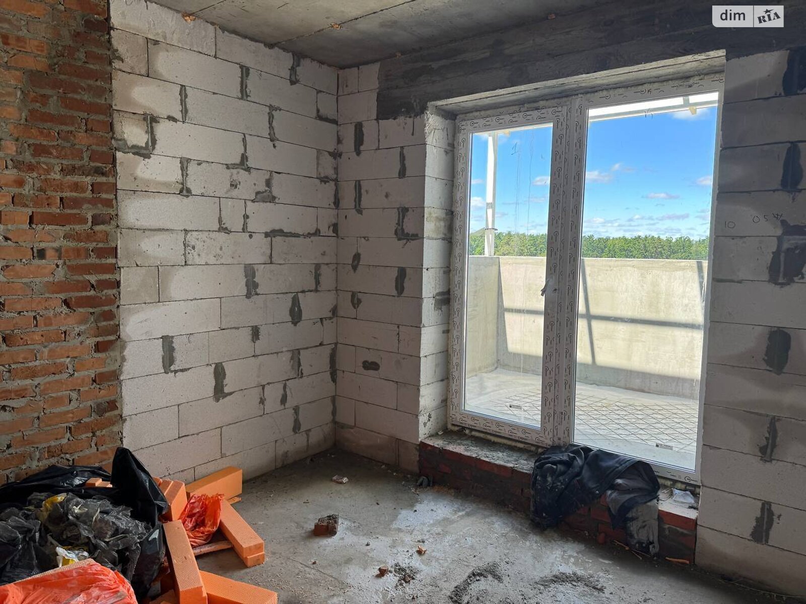 Продаж трикімнатної квартири в Бучі, на вул. Коновальця 49, район Буча фото 1 Продаж трикімнатної квартири в Бучі, на вул. Коновальця 49, район Буча фото 1