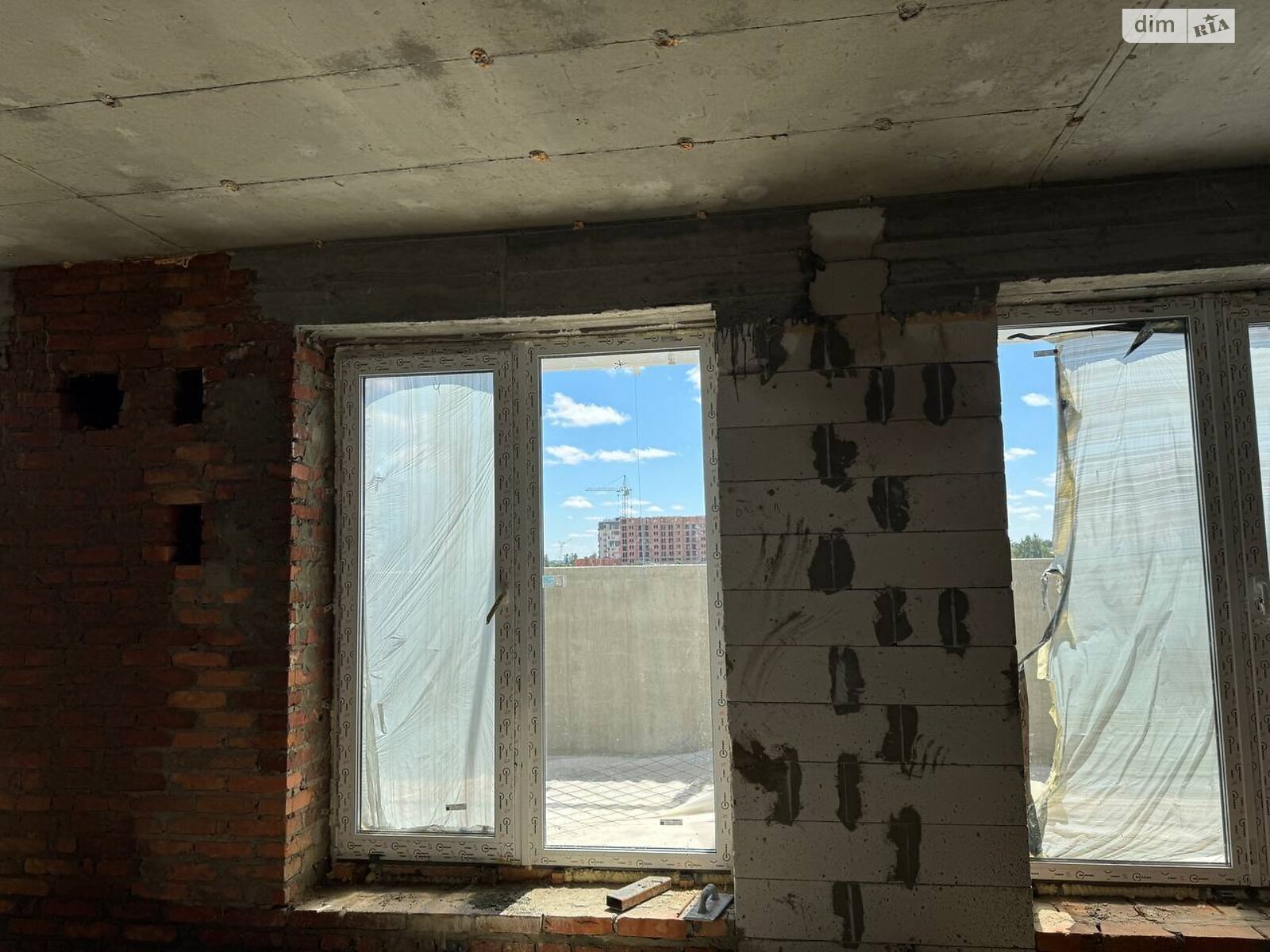 Продаж трикімнатної квартири в Бучі, на вул. Коновальця 49, район Буча фото 1 Продаж трикімнатної квартири в Бучі, на вул. Коновальця 49, район Буча фото 1