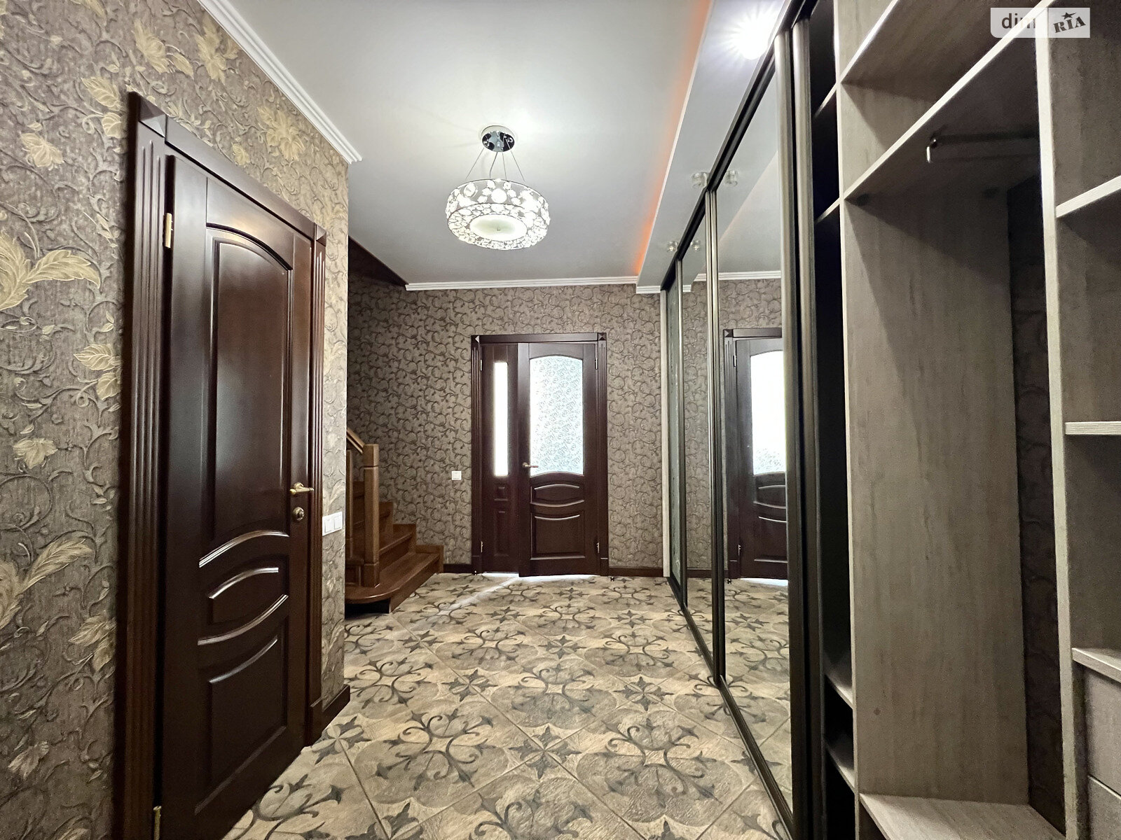Продаж трикімнатної квартири в Бучі, на вул. Центральна 33В, район Буча фото 1 Продаж трикімнатної квартири в Бучі, на вул. Центральна 33В, район Буча фото 1