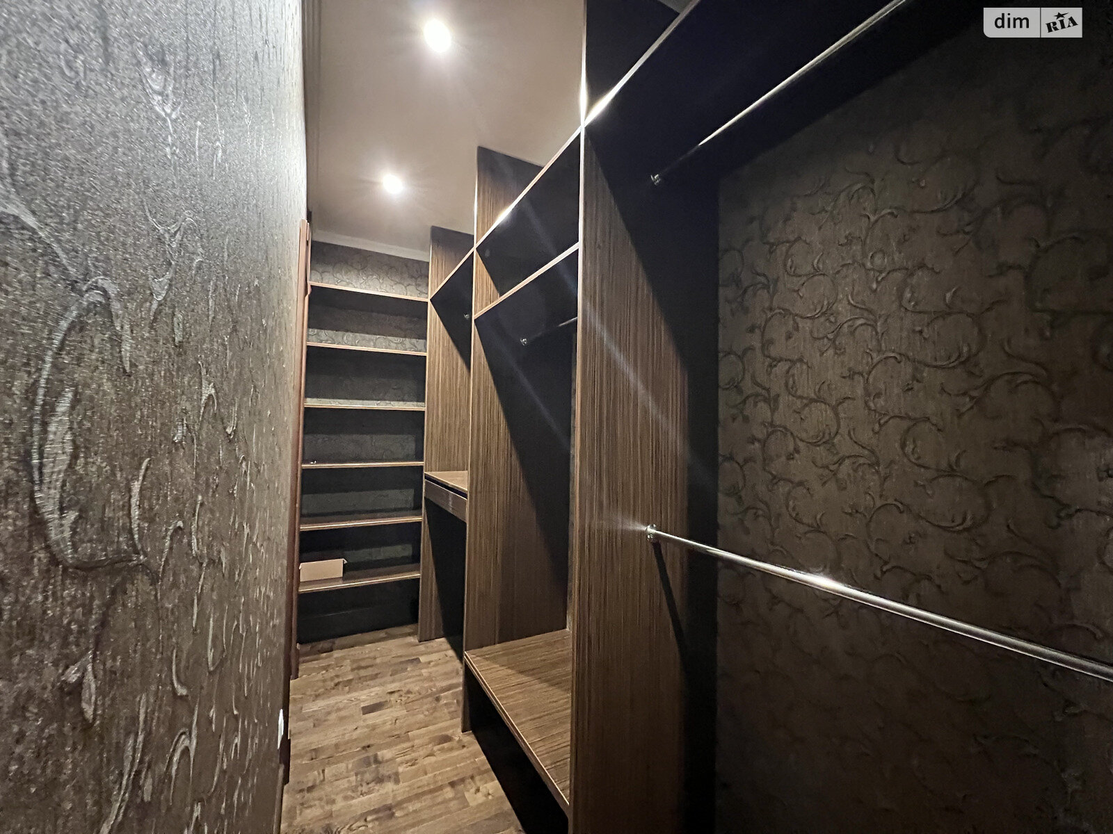 Продаж трикімнатної квартири в Бучі, на вул. Центральна 33В, район Буча фото 1 Продаж трикімнатної квартири в Бучі, на вул. Центральна 33В, район Буча фото 1