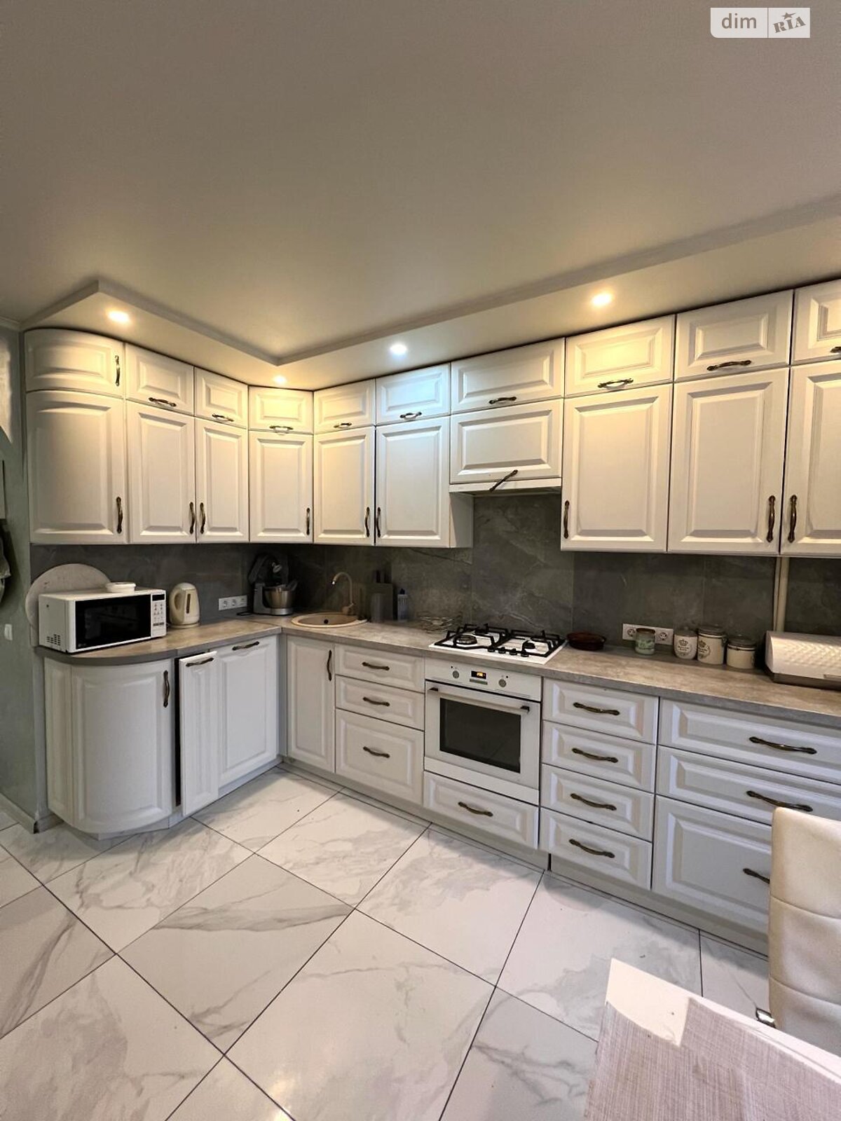 Продажа четырехкомнатной квартиры в Буче, на ул. Вокзальная 101, район Буча фото 1